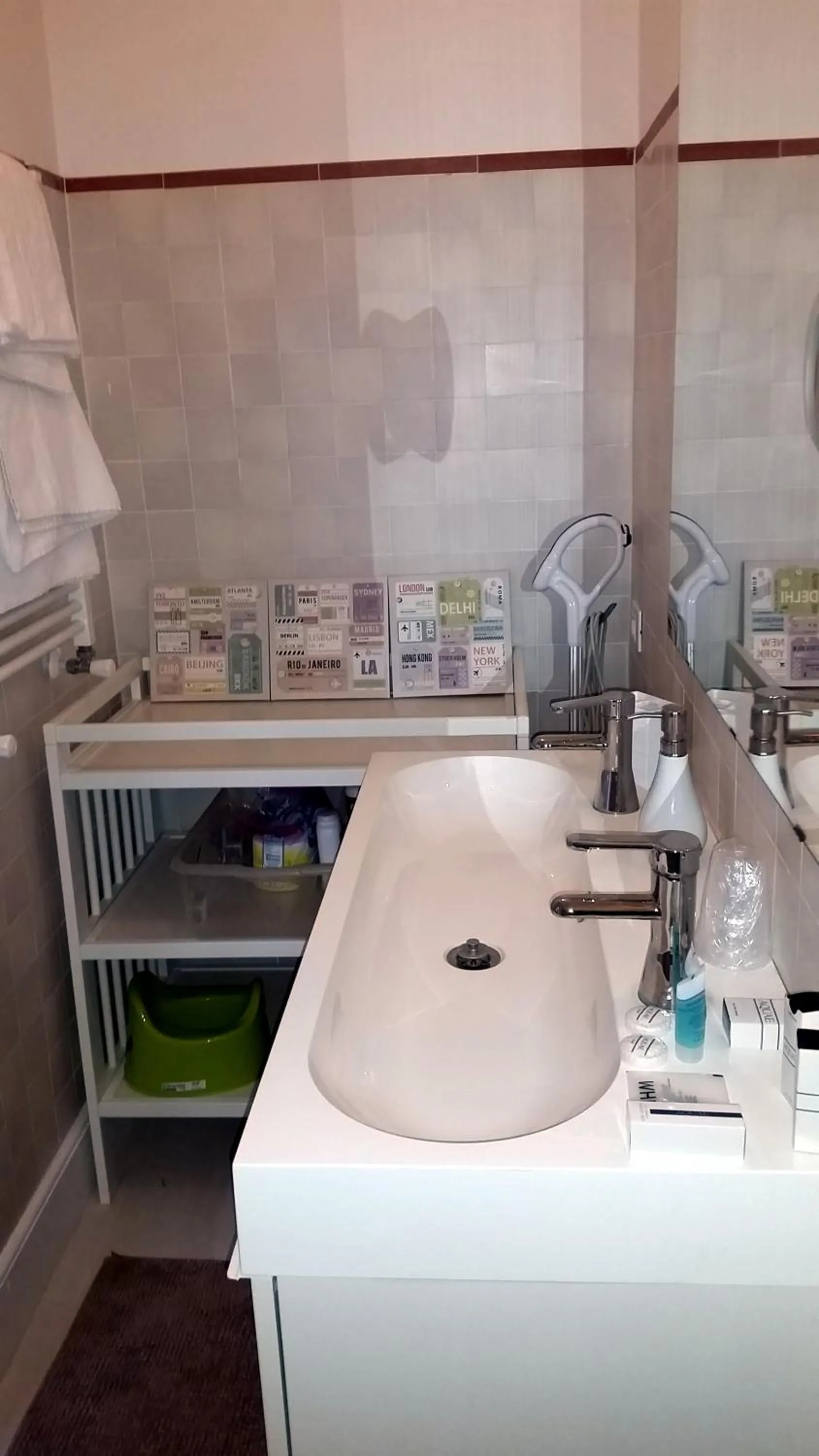 Bathroom in Hotel Castel Gandolfo