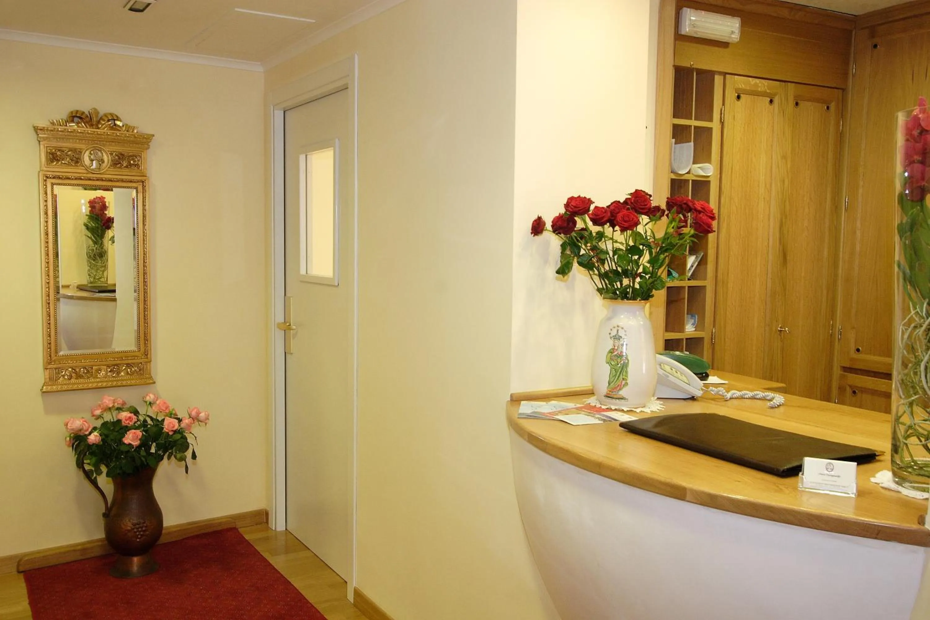 Lobby or reception in Hotel Castel Gandolfo