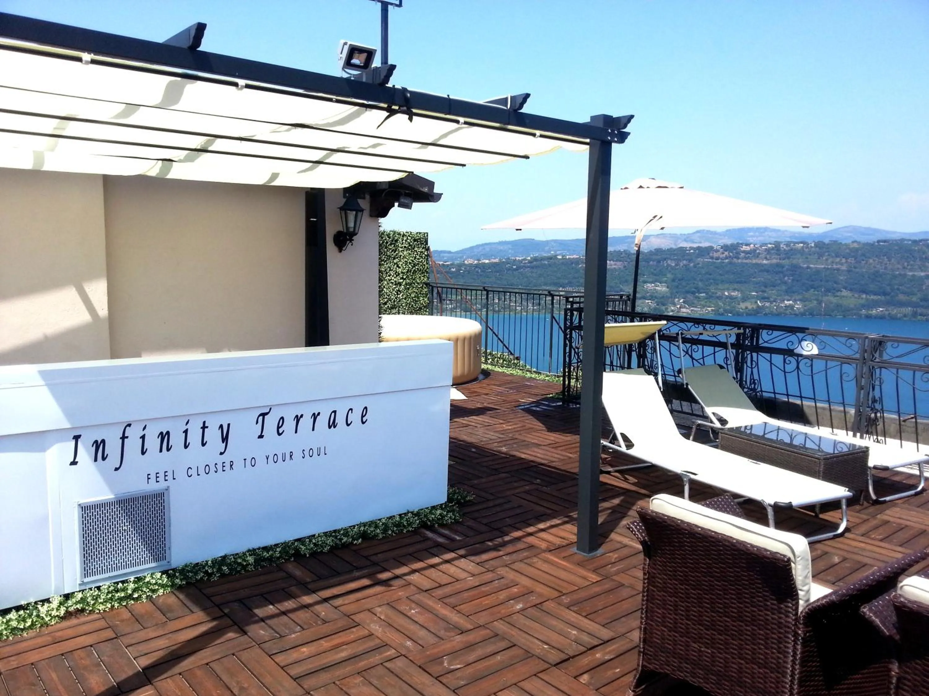 Patio in Hotel Castel Gandolfo