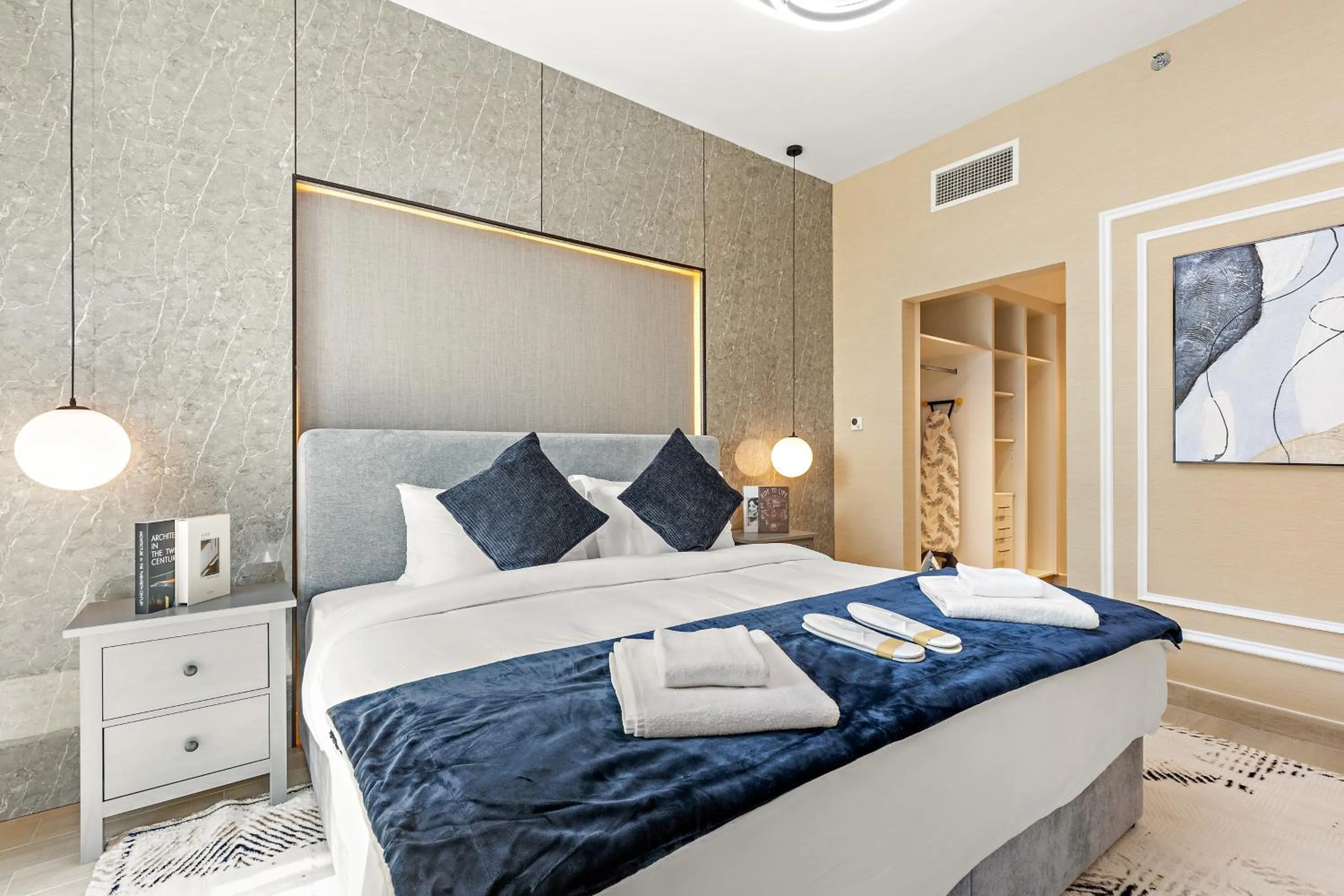 Bed in Desert Key - Perfectly Located Yas Island Premier Apts