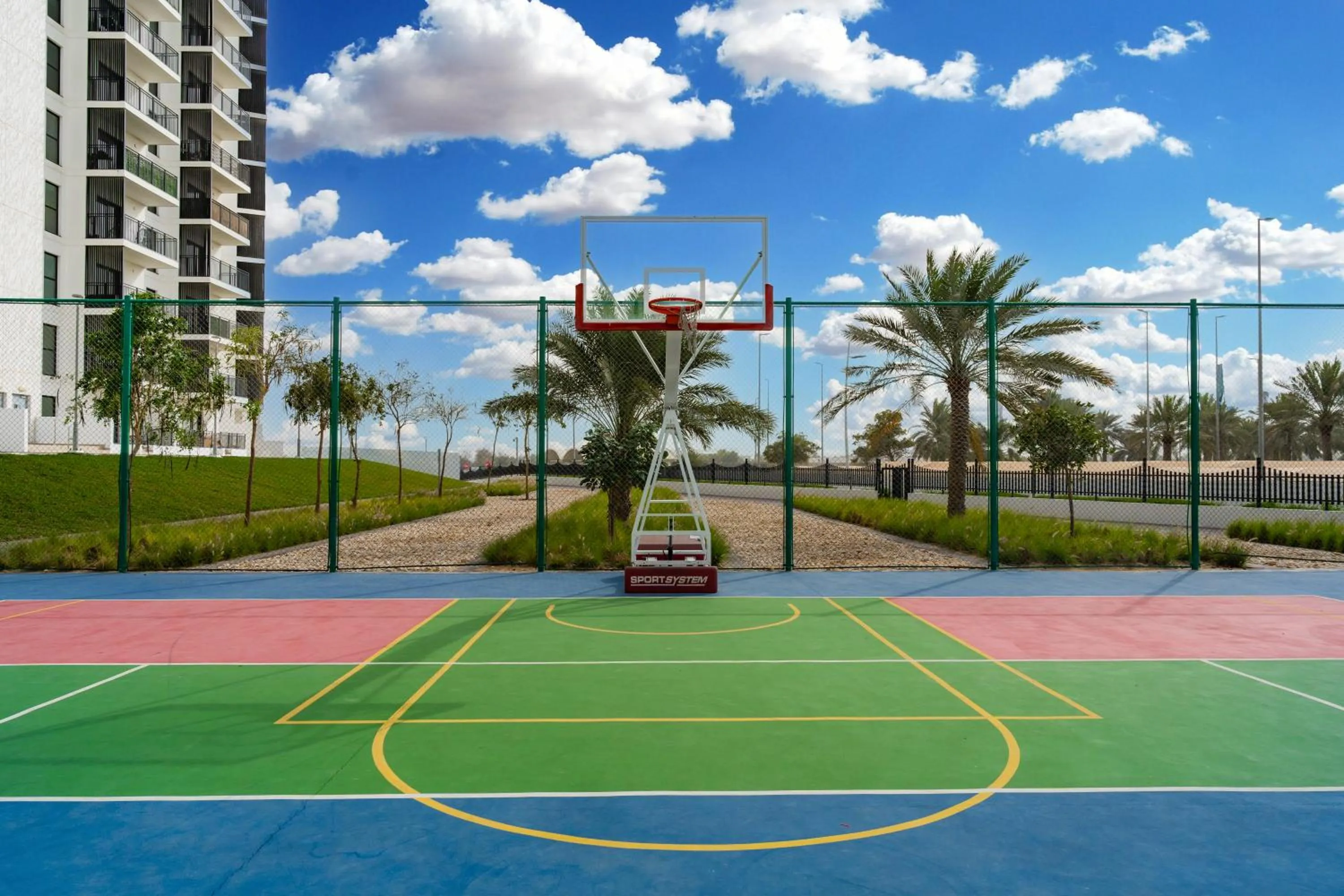 Tennis court in Desert Key - Perfectly Located Yas Island Premier Apts
