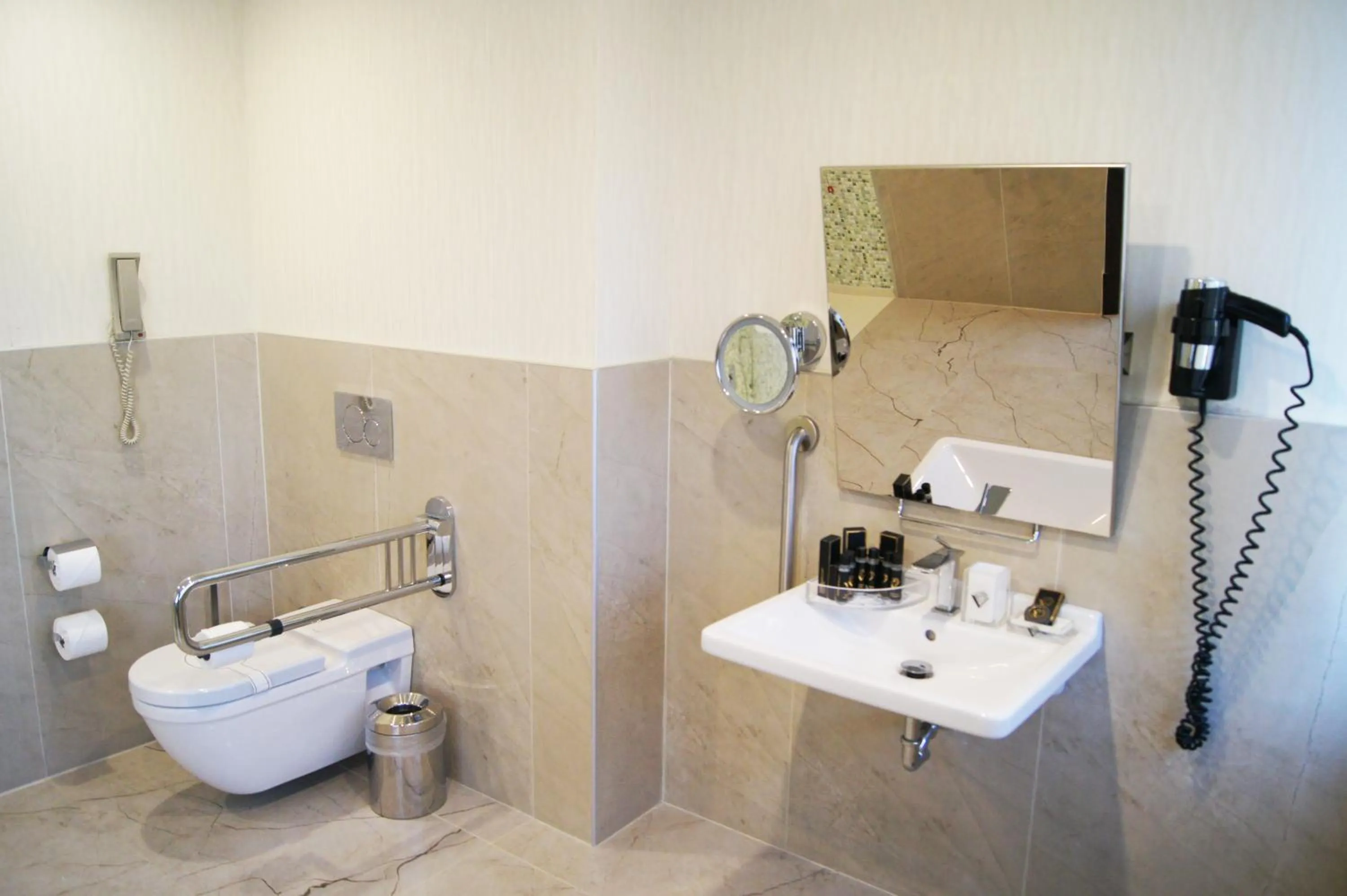 Toilet in Venus Thermal Boutique Hotel