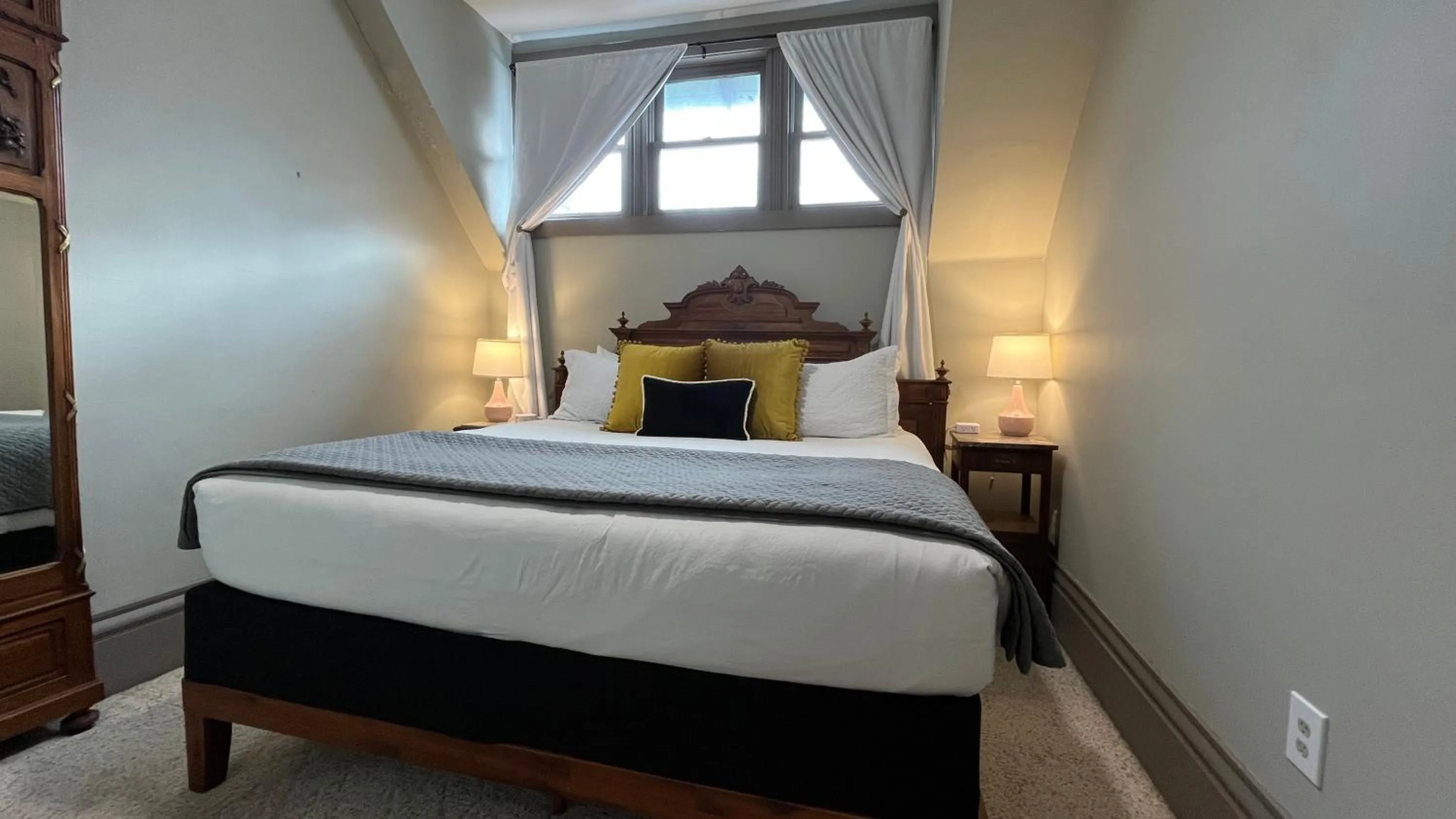 Bed in Stone Gables Inn