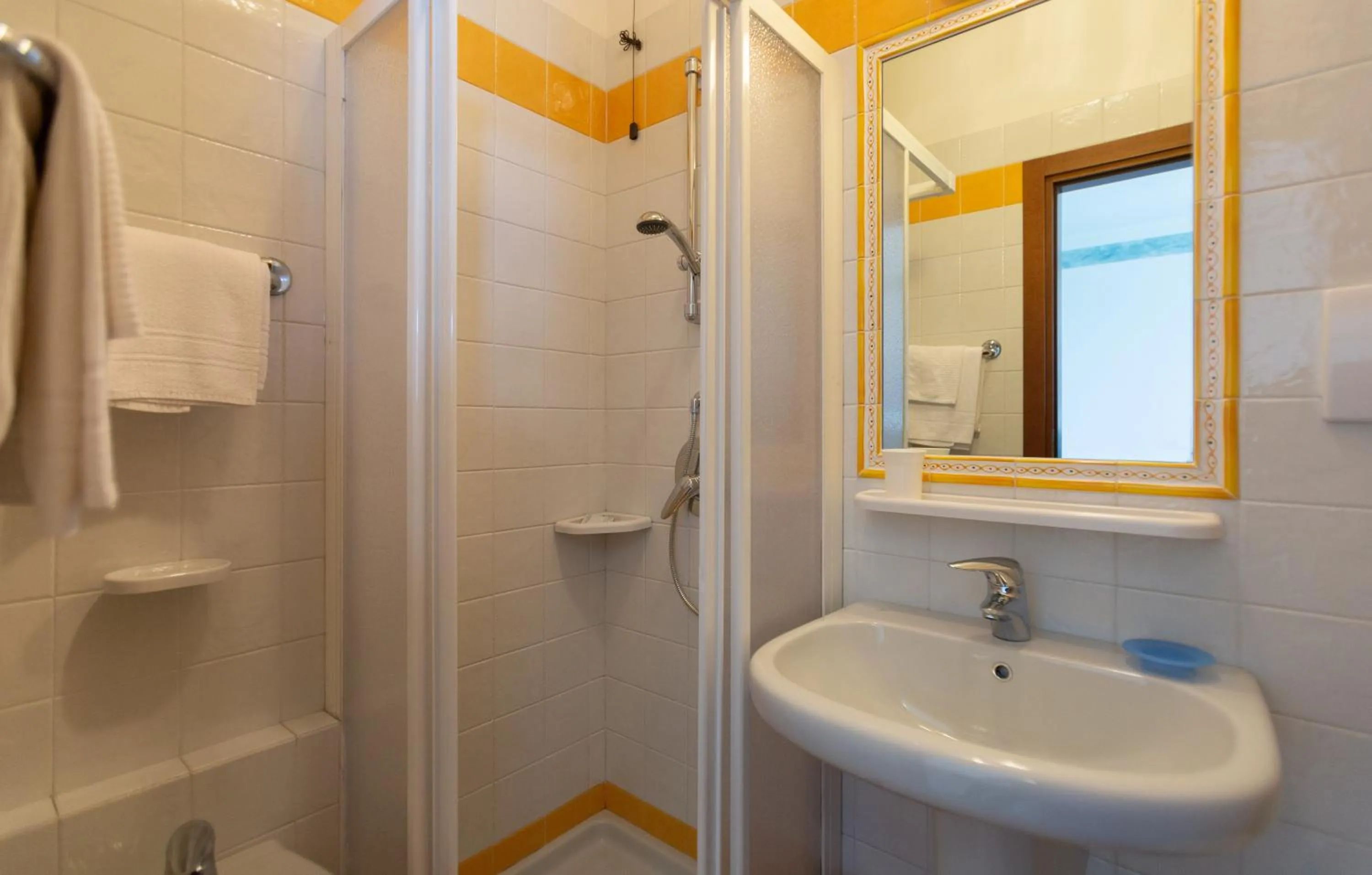 Bathroom in Hotel Residence Sirenella