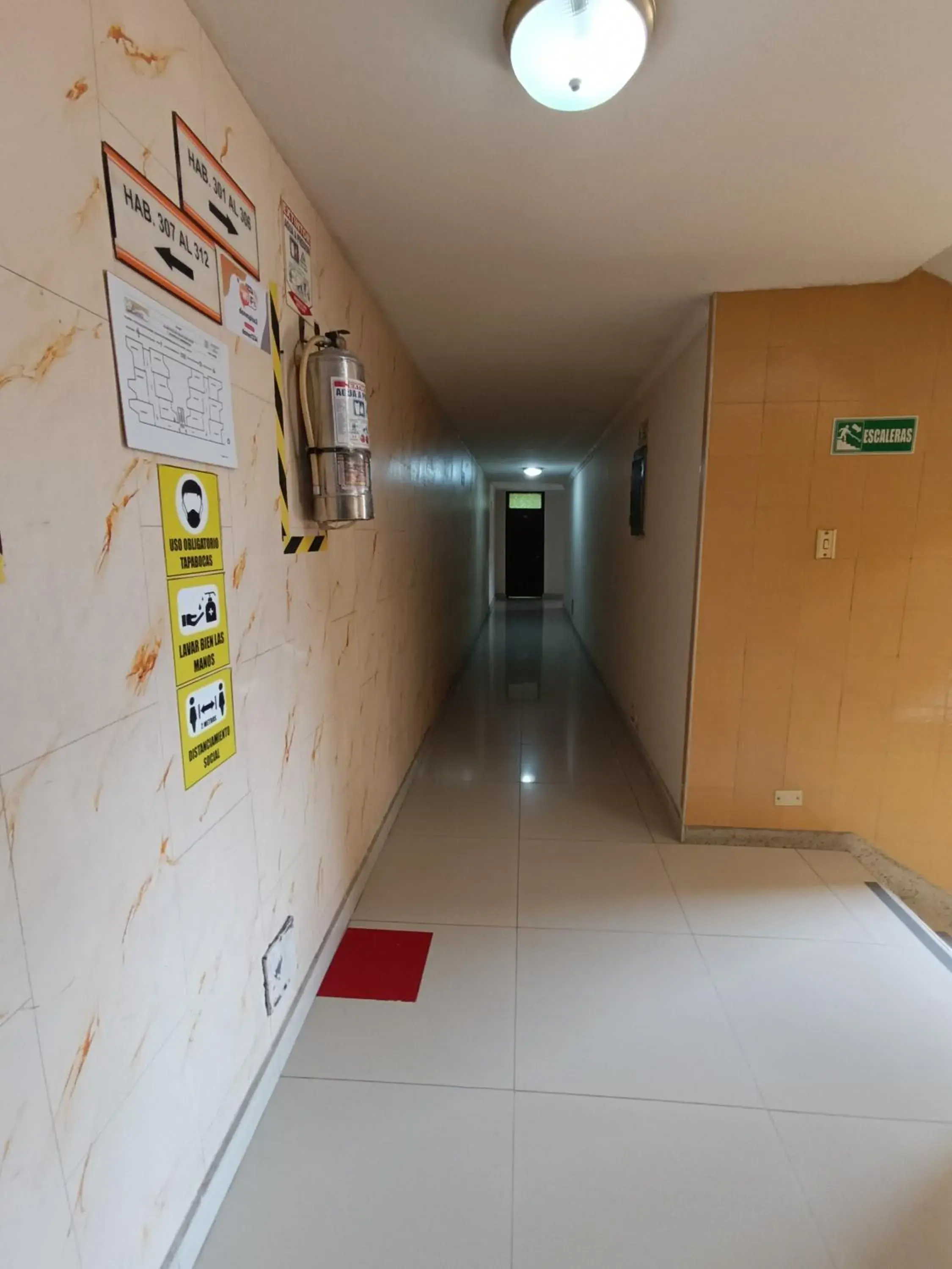 Triple Room with Air Conditioning in Hotel Danes Barranquilla Triple Room with Air Conditioning in Hotel Danes Barranquilla