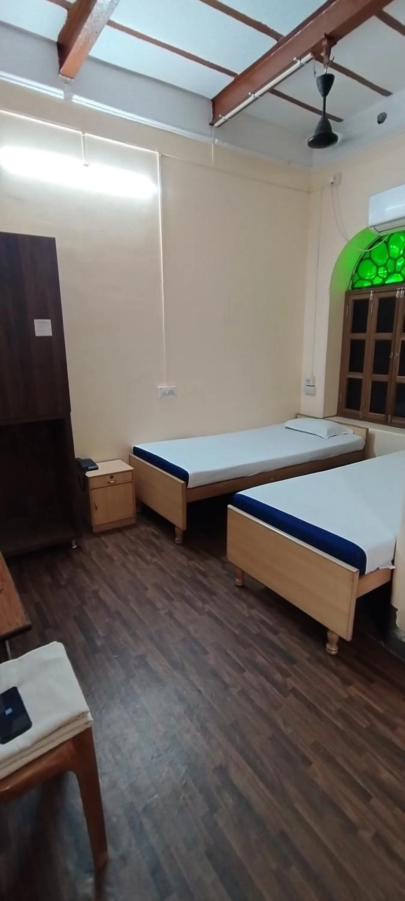 Bed in Shaw Guest House