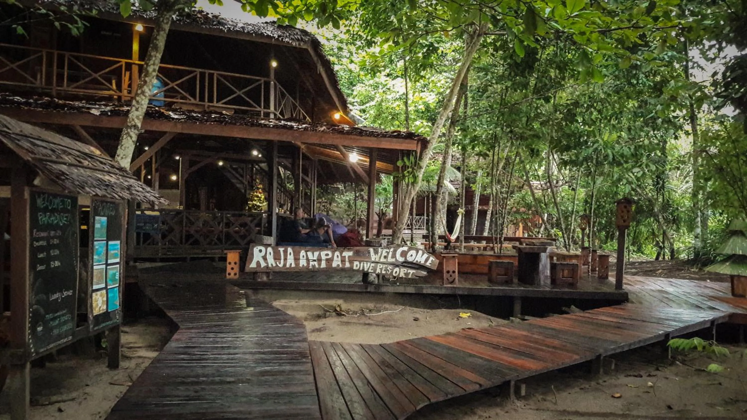 Property building in Raja Ampat Dive Resort
