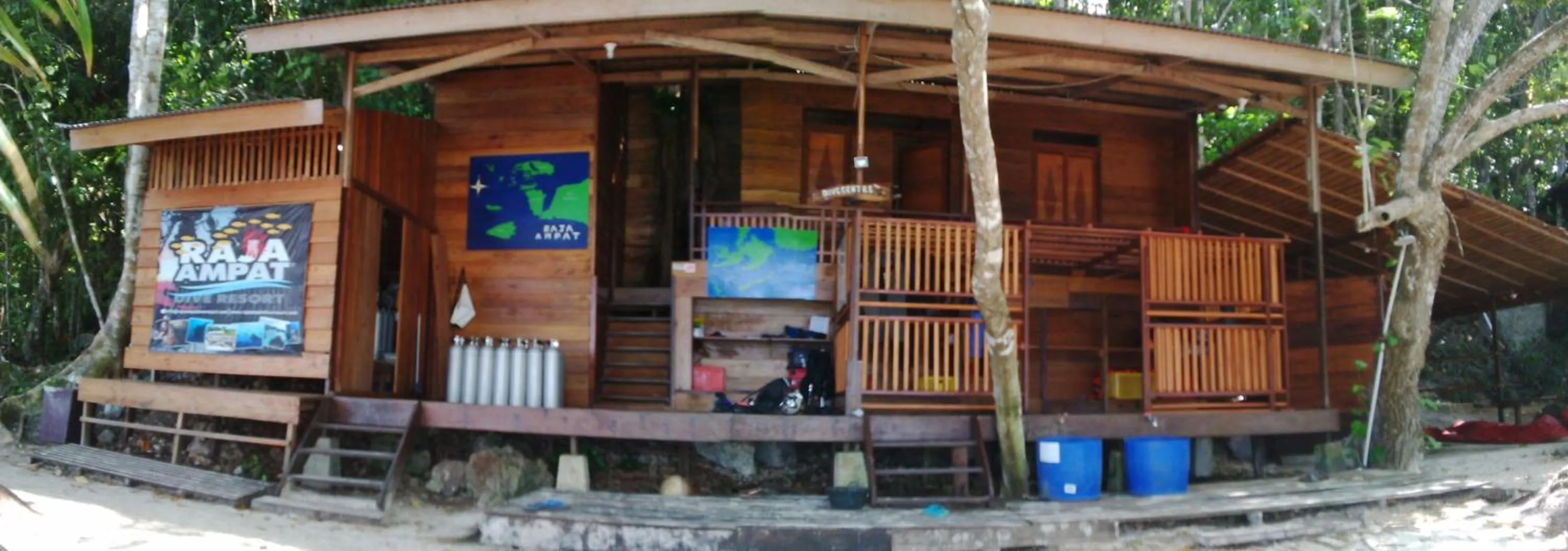 Property building in Raja Ampat Dive Resort