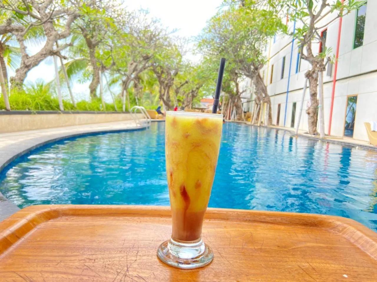 Restaurant/places to eat in Singaraja Beach Hotel