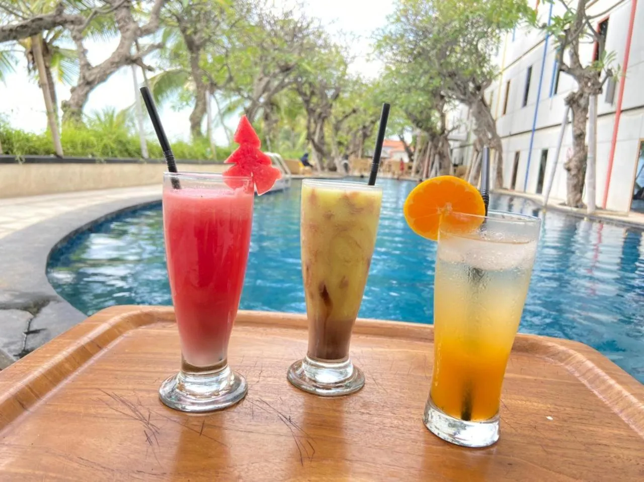 Restaurant/places to eat in Singaraja Beach Hotel