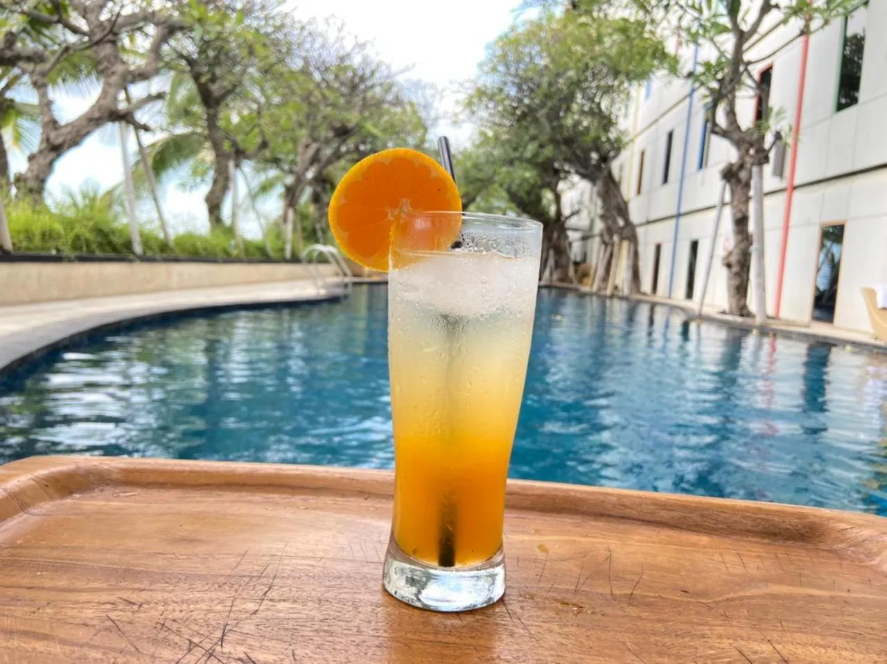 Restaurant/places to eat in Singaraja Beach Hotel