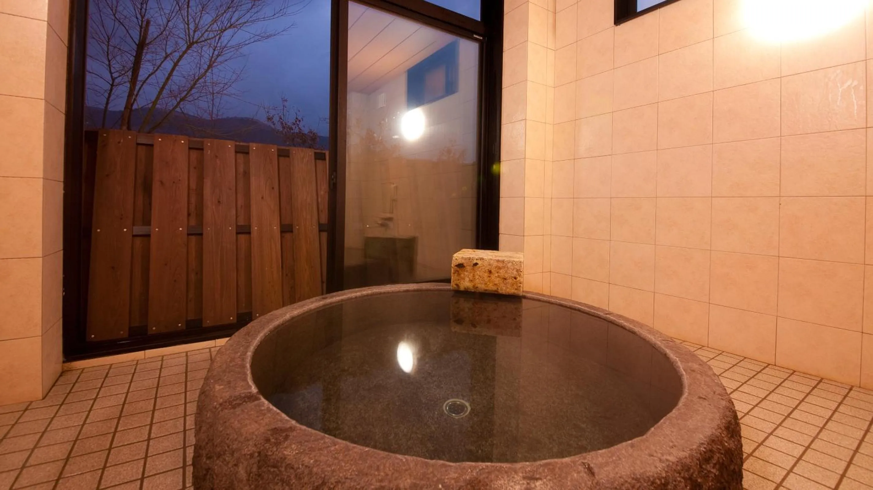 Hot Spring Bath in Yufuin Tsubaki