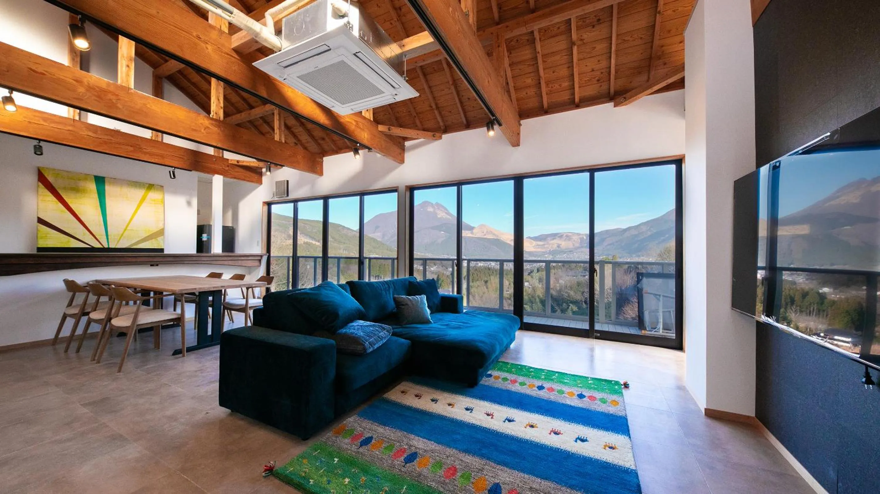 Photo of the whole room in Yufuin Tsubaki