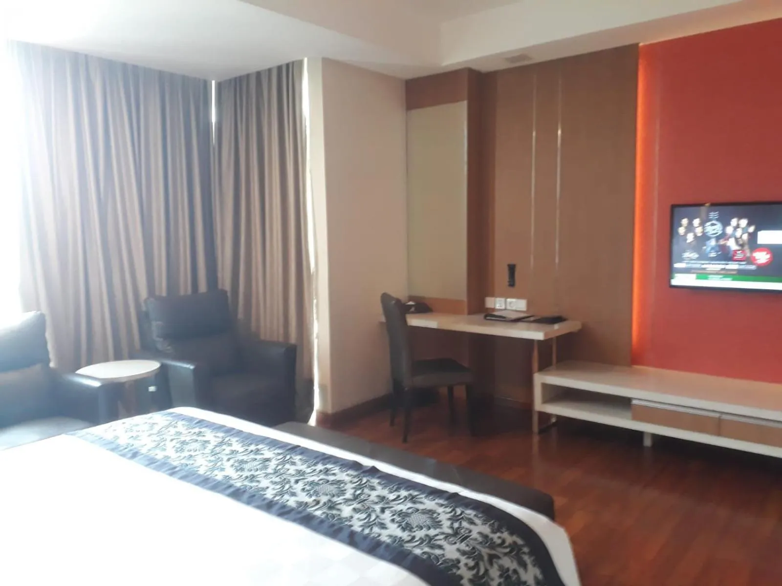 Bedroom, Bed in Nagoya Hill Hotel Batam