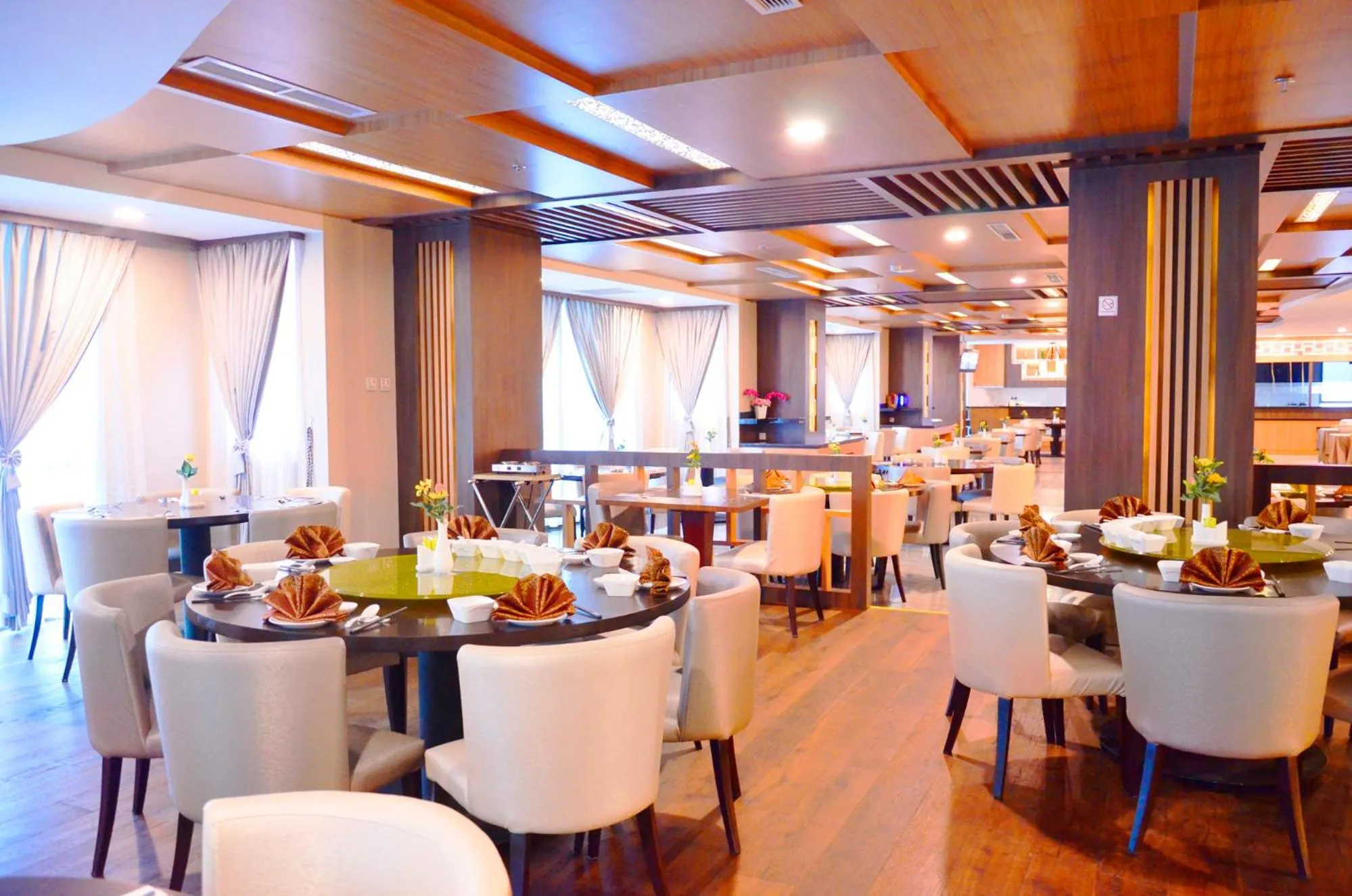 Restaurant/places to eat in Nagoya Hill Hotel Batam