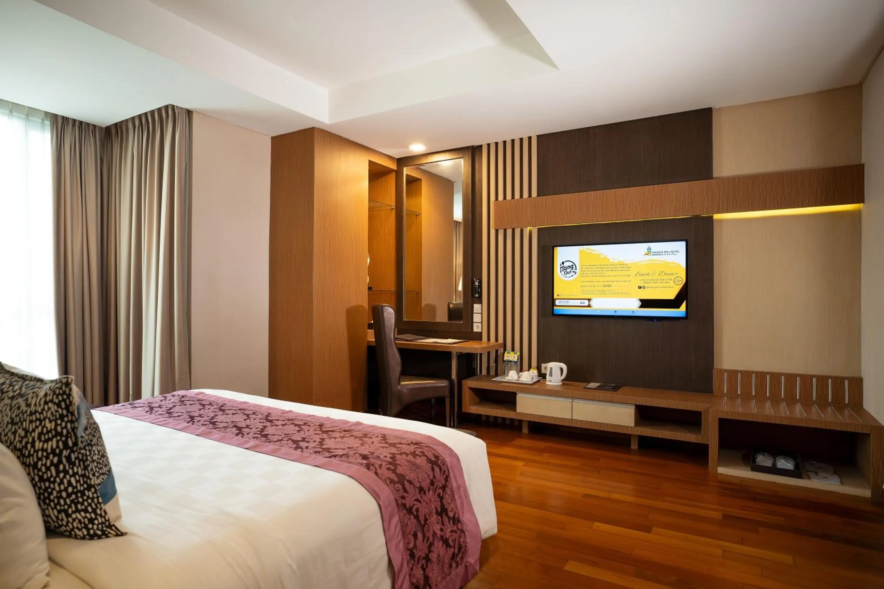 Bedroom, Bed in Nagoya Hill Hotel Batam