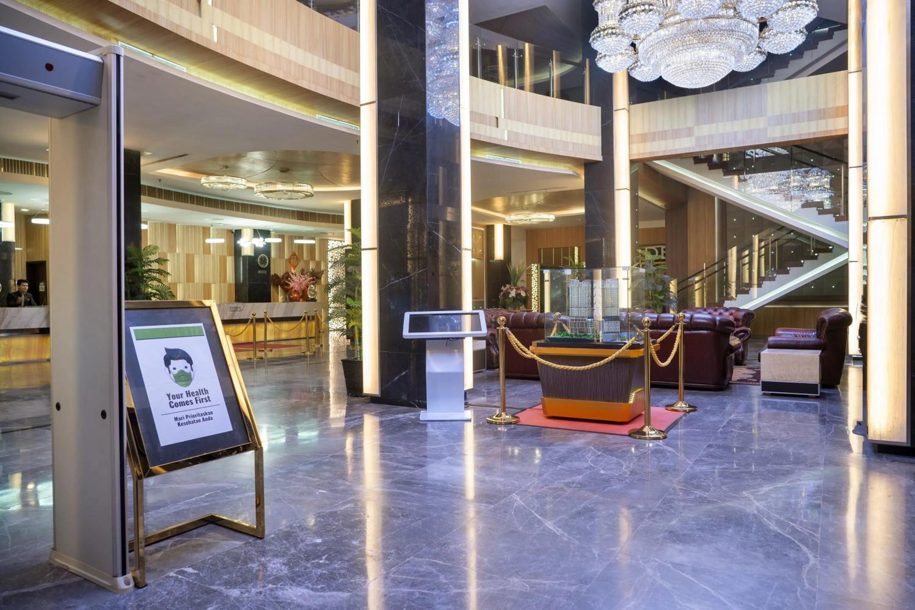 Lobby or reception in Nagoya Hill Hotel Batam