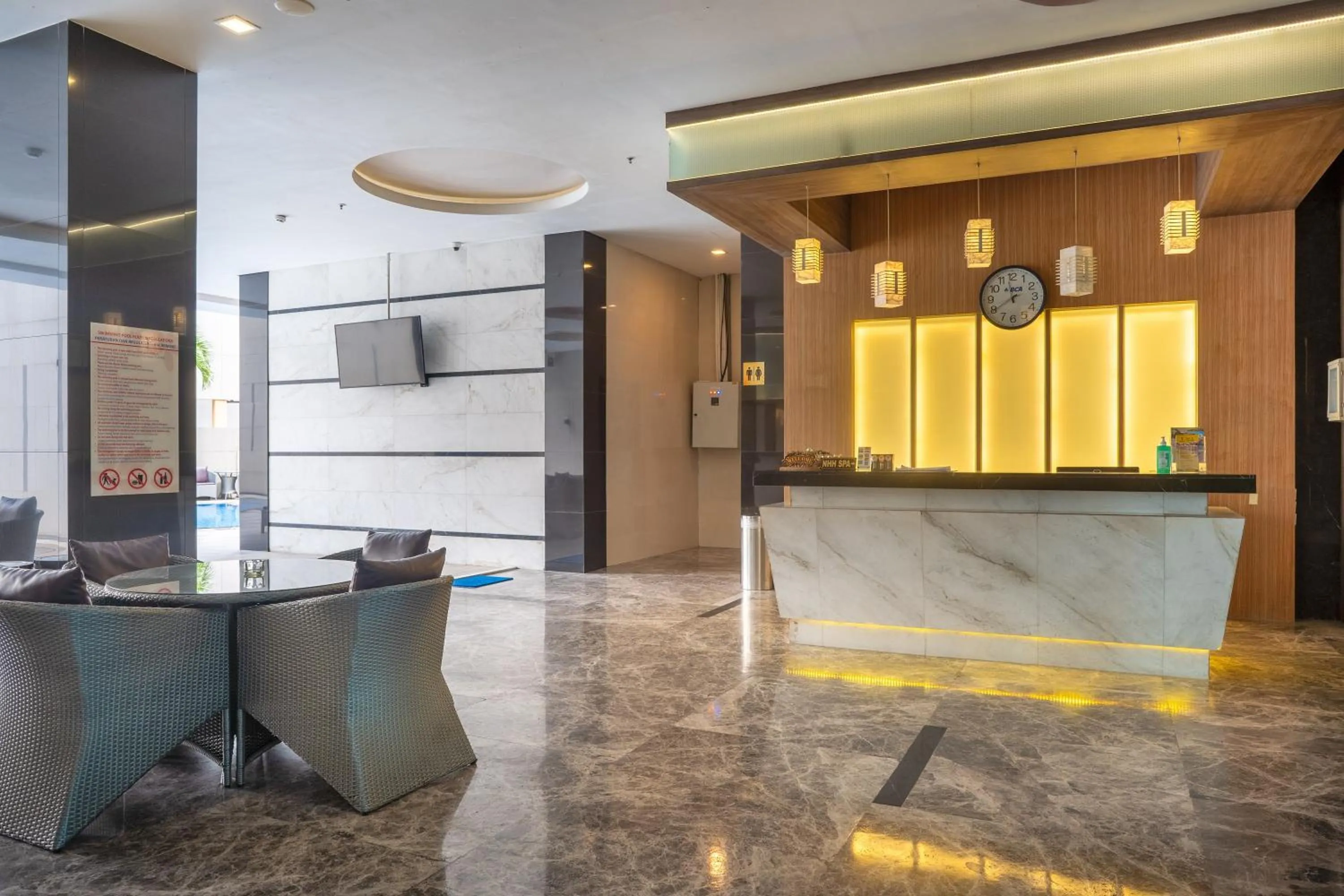 Swimming pool in Nagoya Hill Hotel Batam