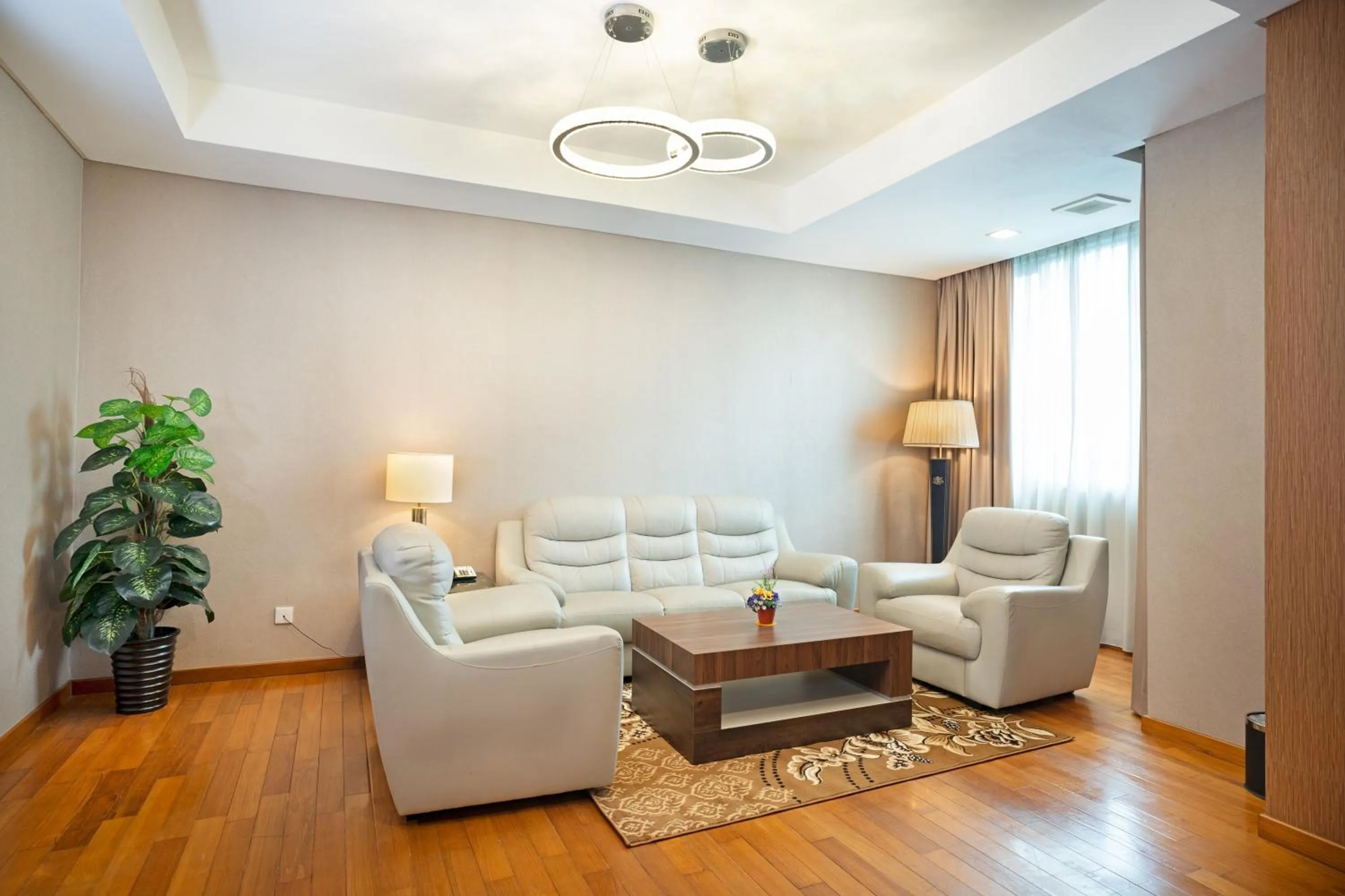 Living room in Nagoya Hill Hotel Batam