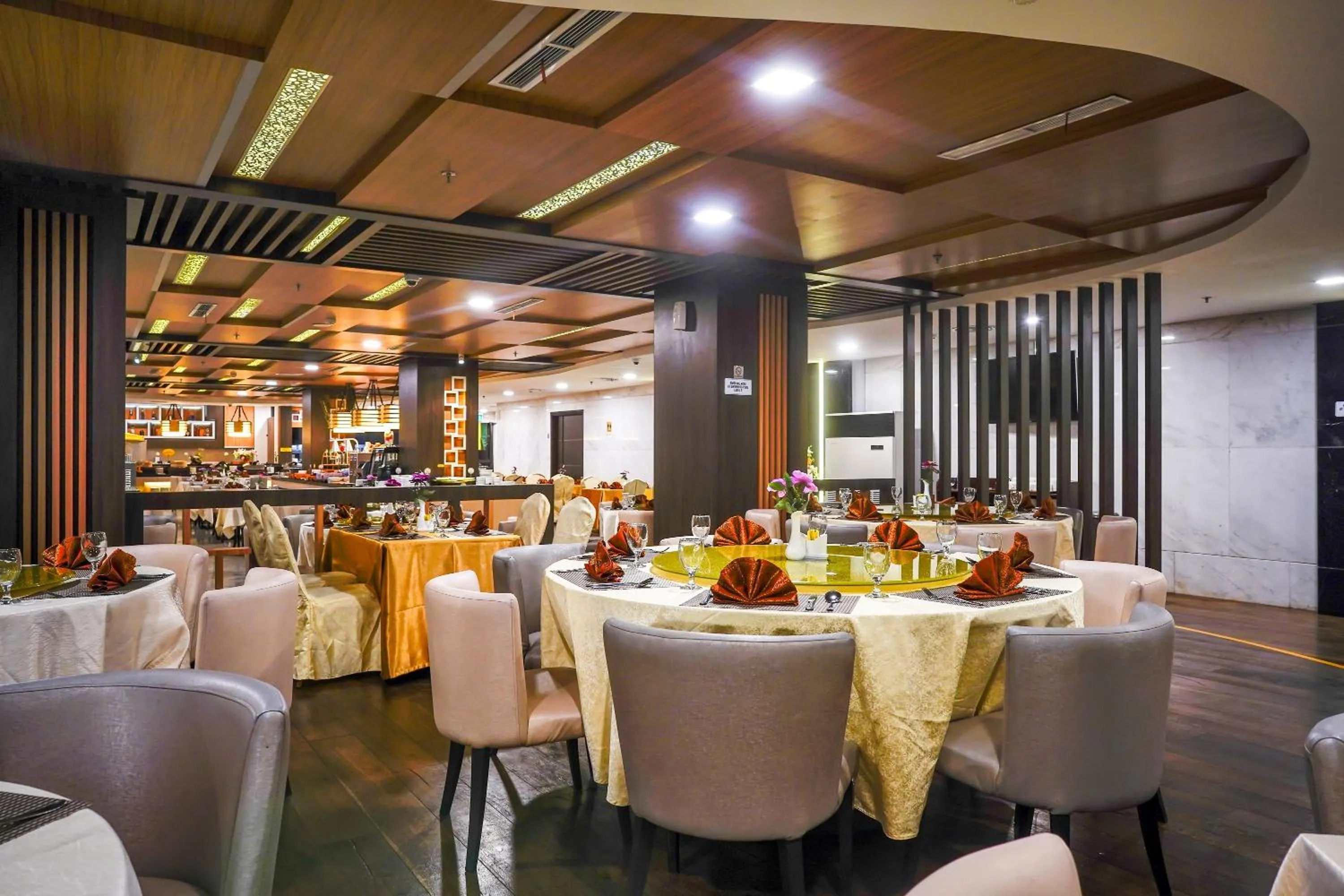 Restaurant/places to eat in Nagoya Hill Hotel Batam