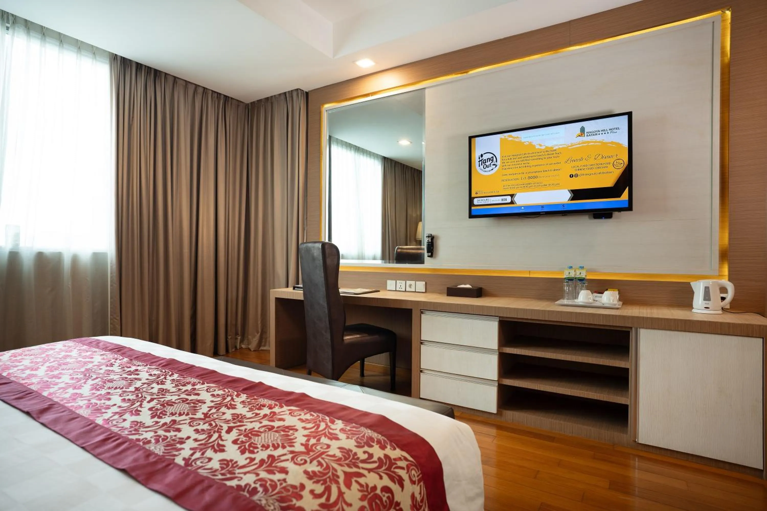 Bedroom, Bed in Nagoya Hill Hotel Batam