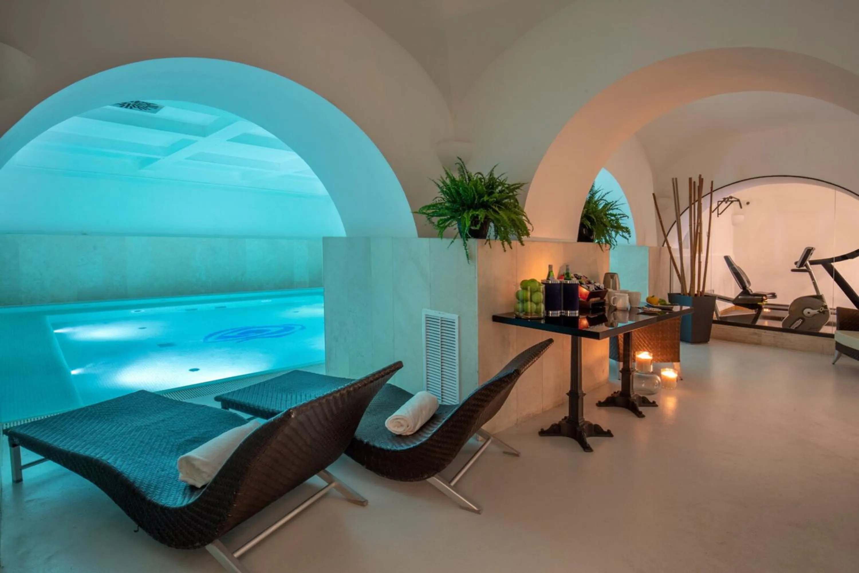 Hot Tub in Rose Garden Palace Roma by OMNIA hotels