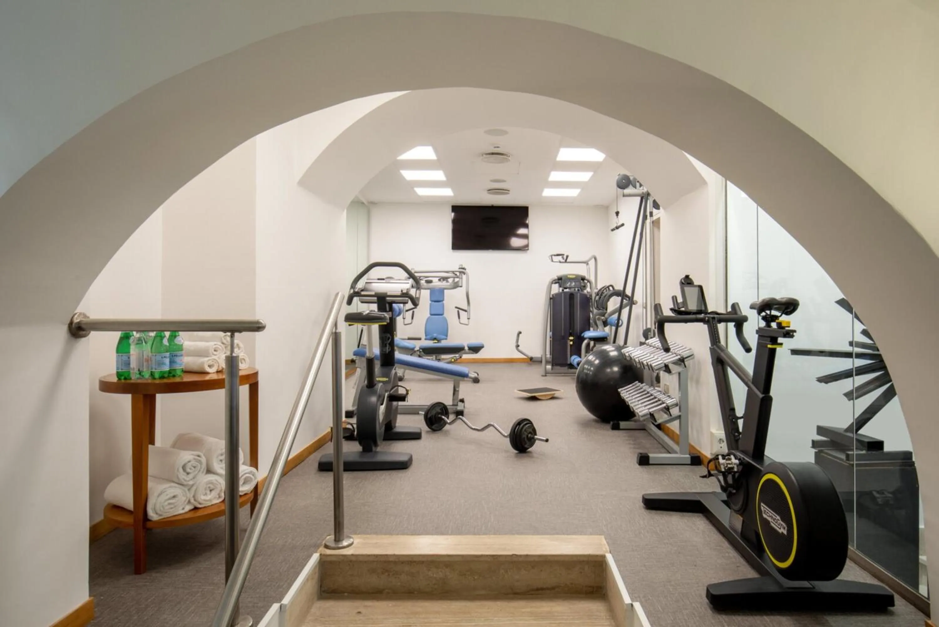 Fitness centre/facilities in Rose Garden Palace Roma by OMNIA hotels