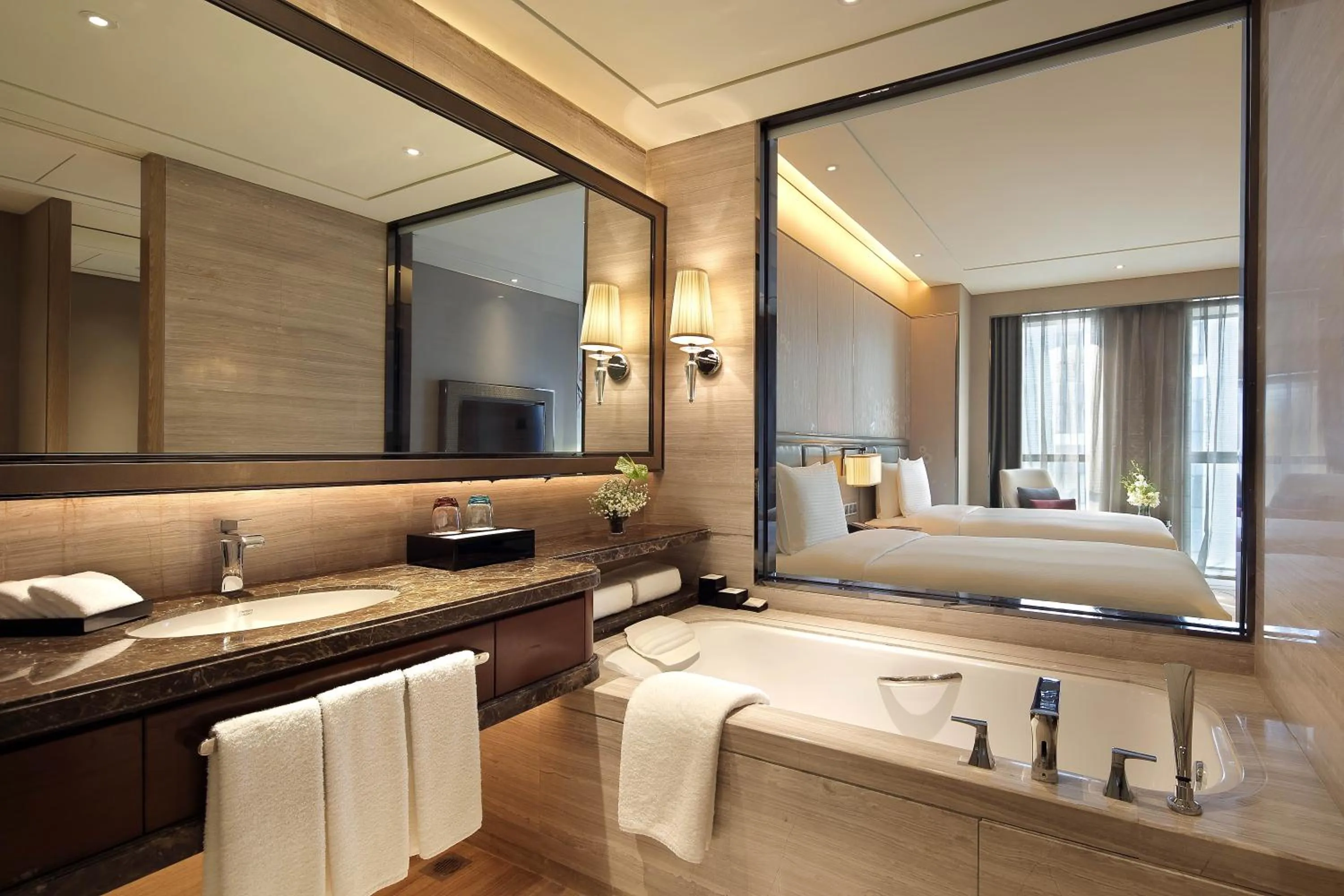 Bathroom, Bed in Wanda Realm Guangyuan
