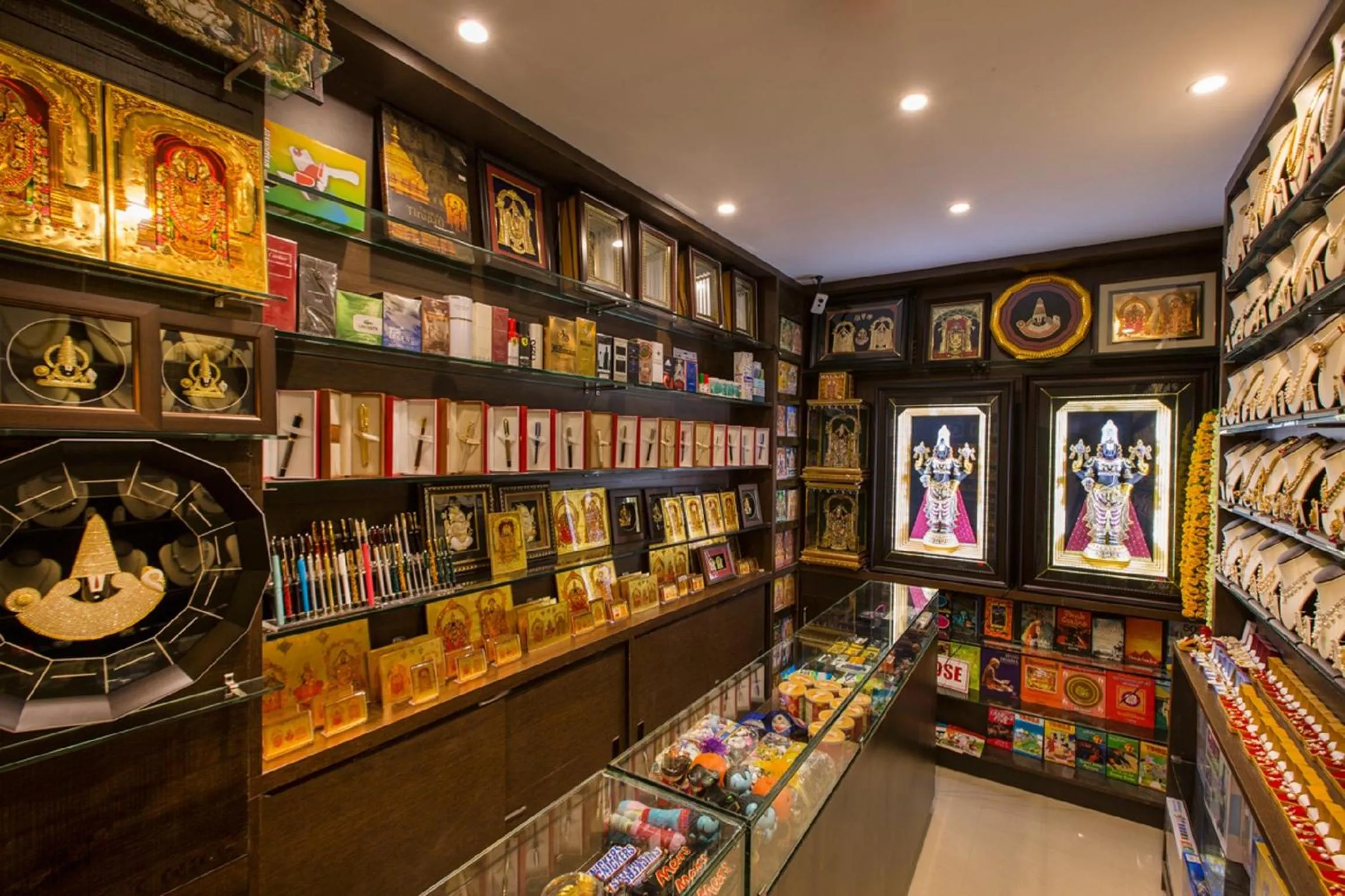 On-site shops in Pai Viceroy