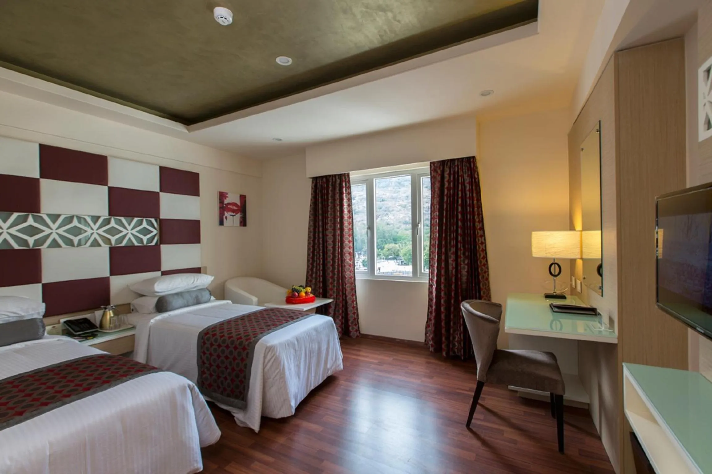 Seating area, Bed in Pai Viceroy