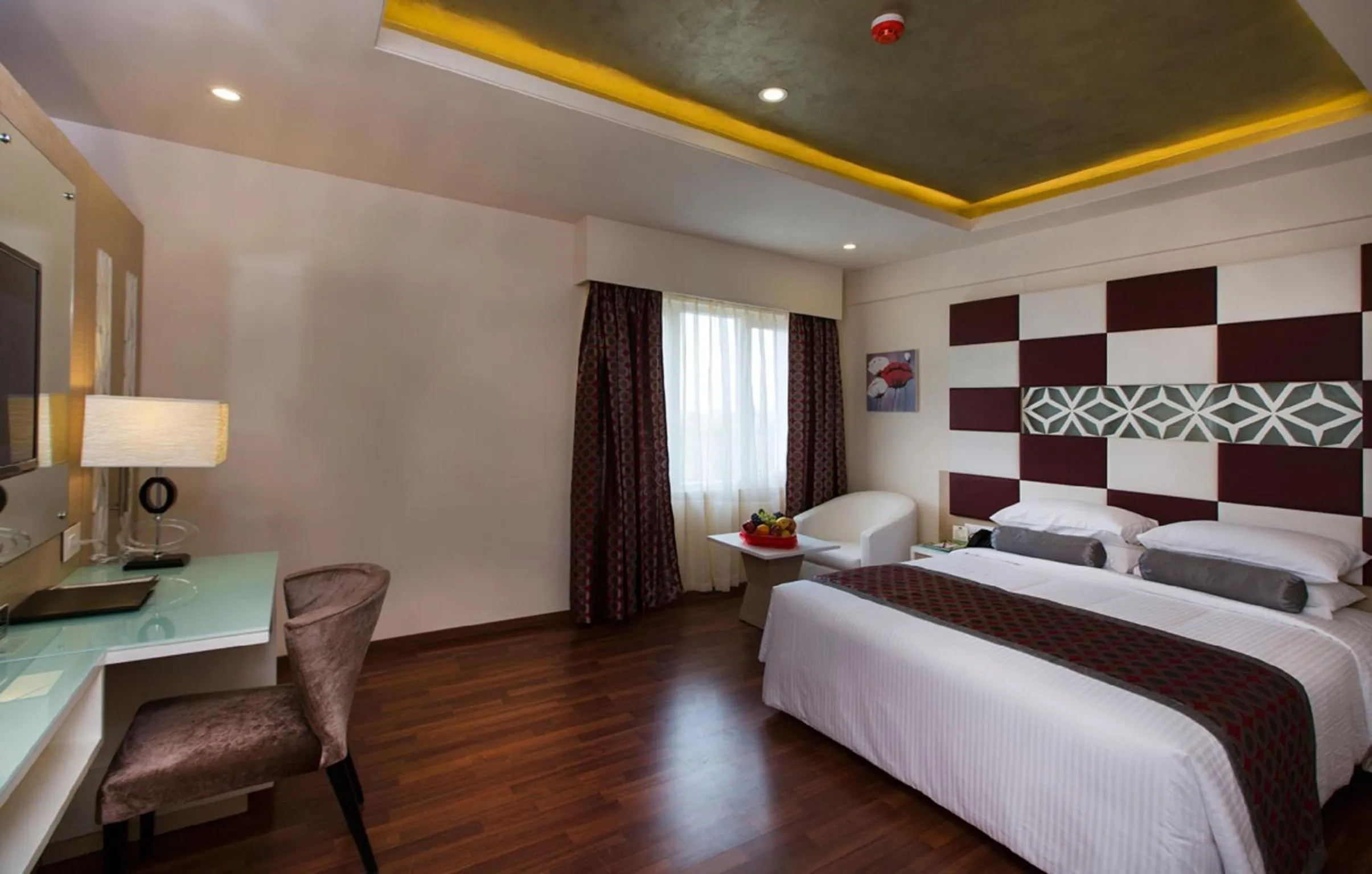 Photo of the whole room, Bed in Pai Viceroy