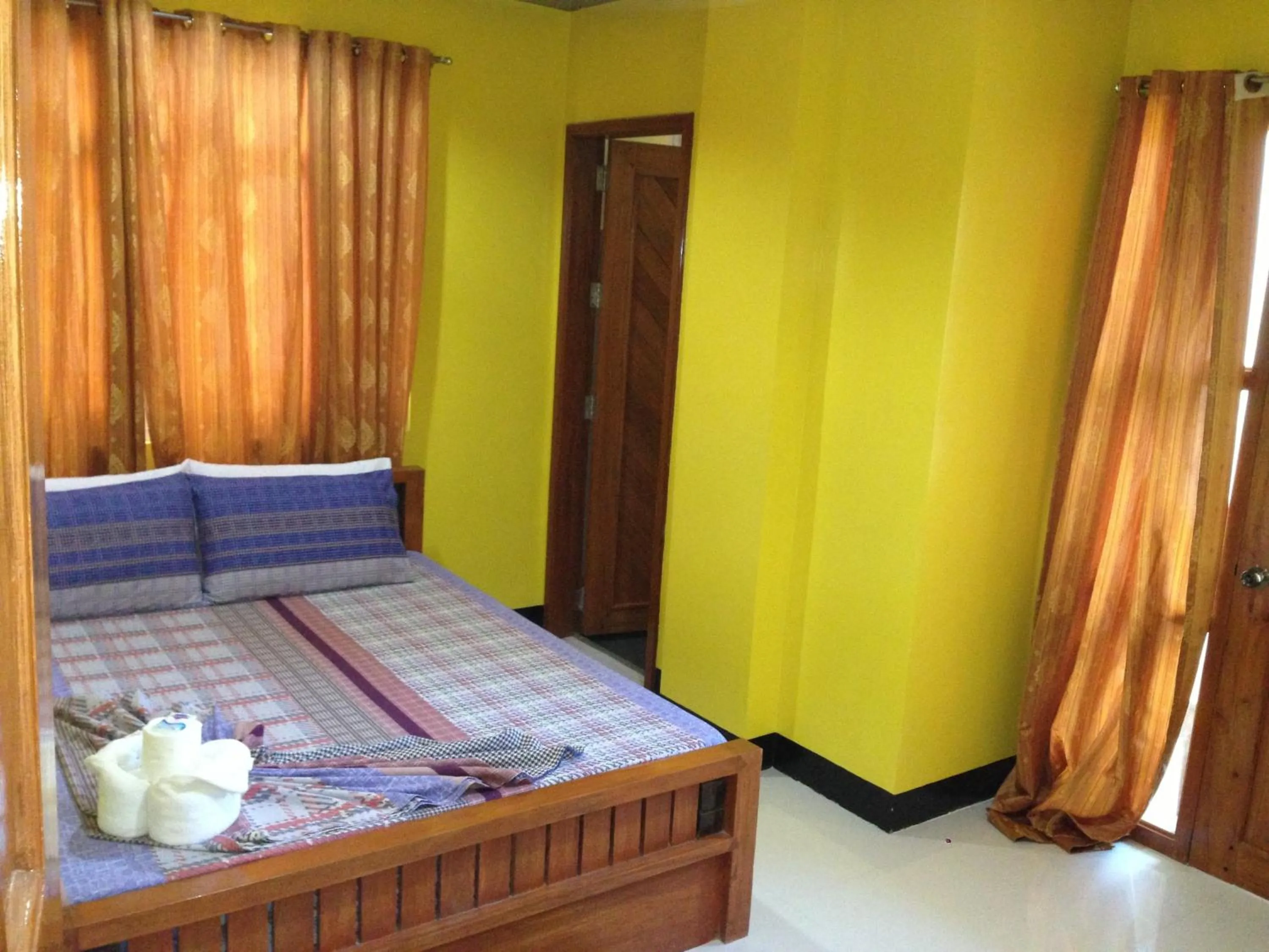 Photo of the whole room in OYO 938 Citrine Travel Lodge