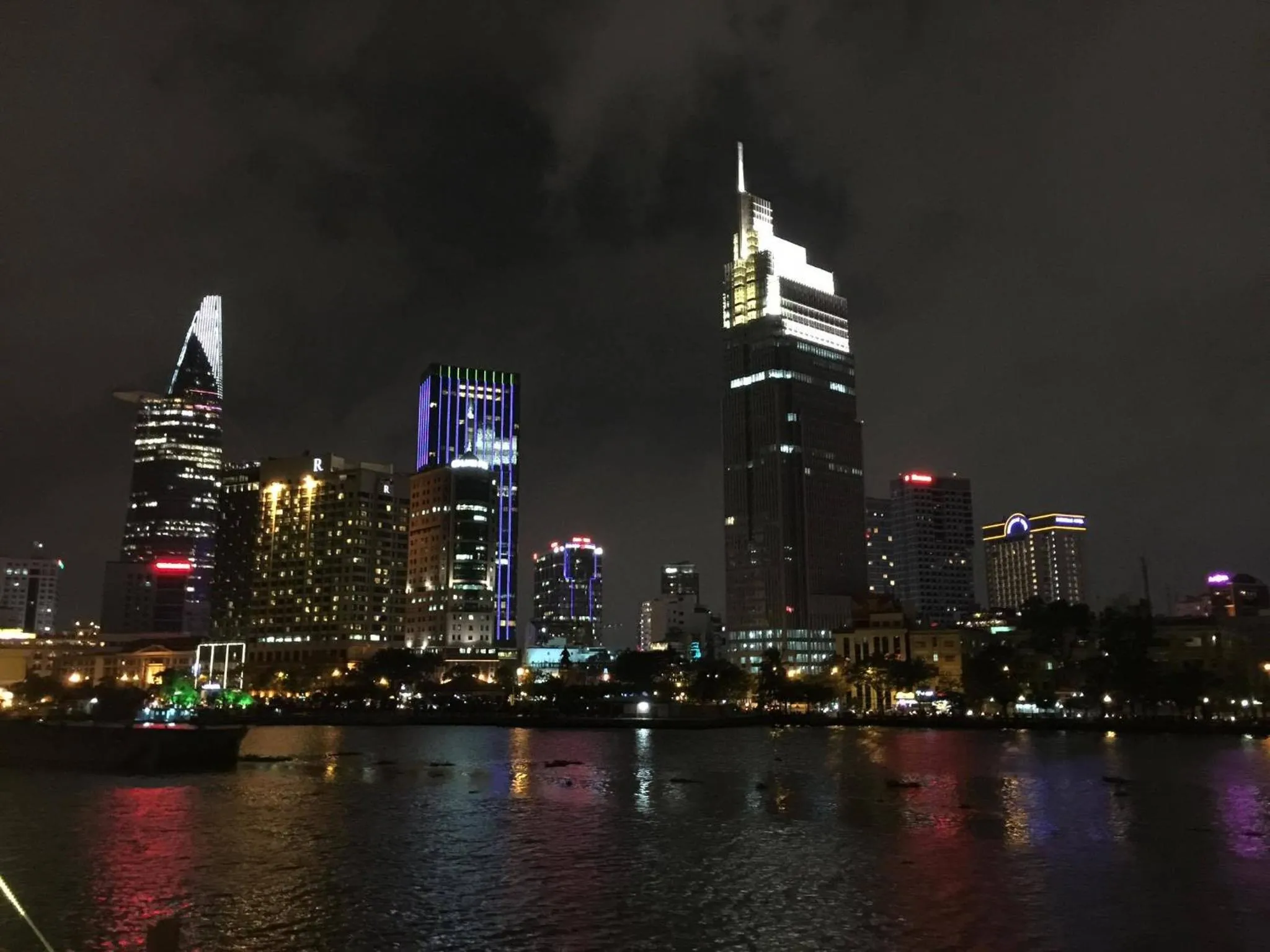 Evening entertainment in Thien Hai Hotel