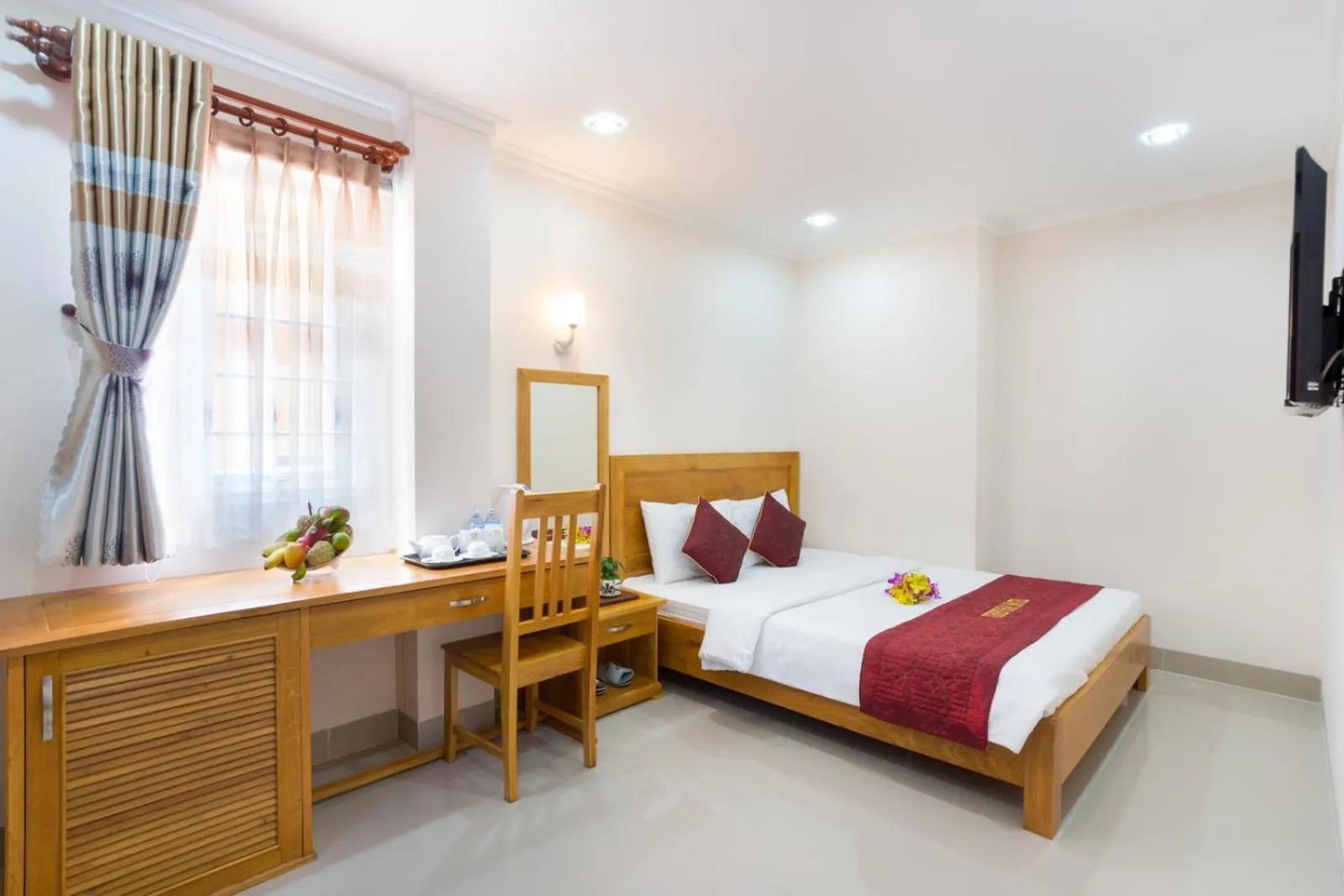 Photo of the whole room, Bed in Thien Hai Hotel