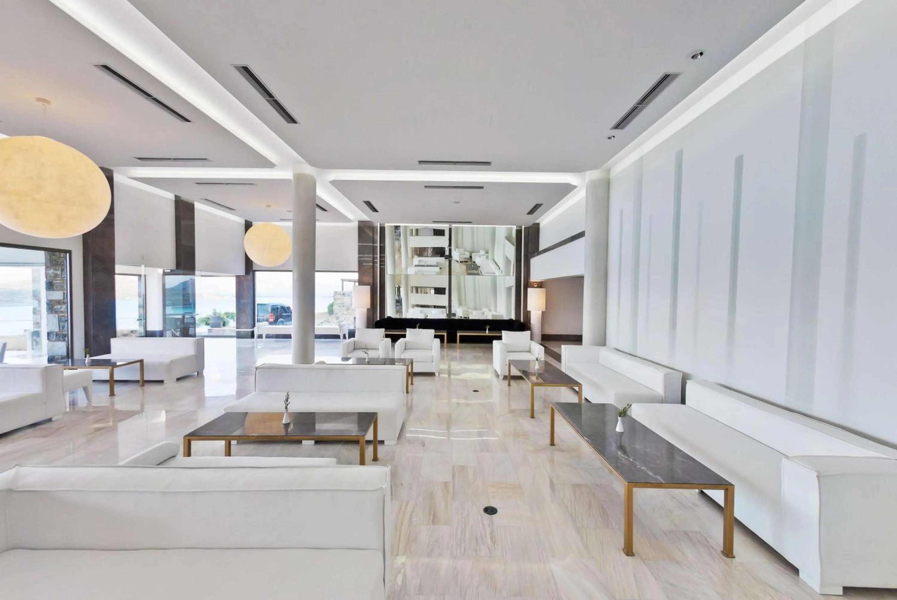 Lounge or bar in Royal Marmin Bay Boutique & Art Hotel