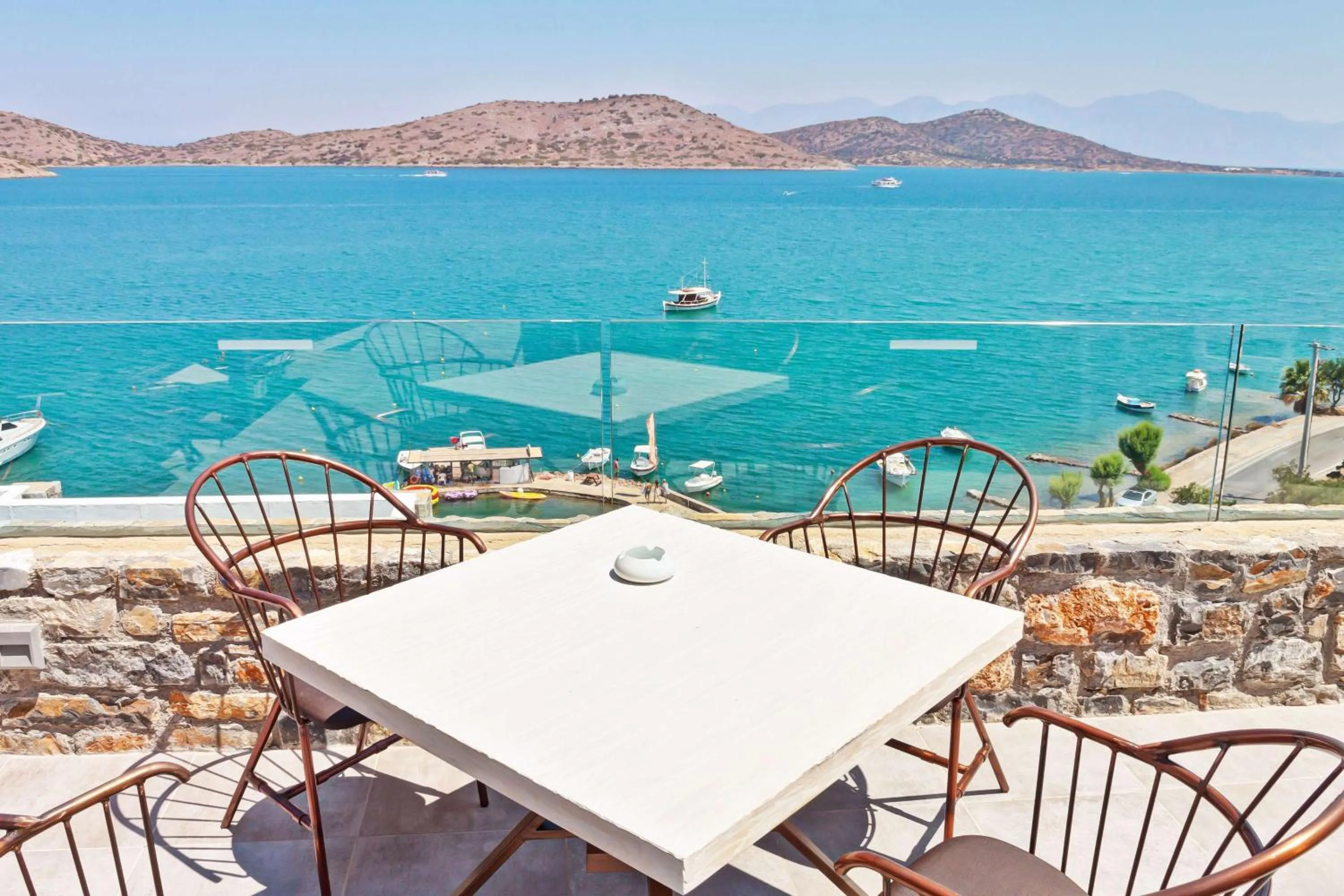 Restaurant/places to eat in Royal Marmin Bay Boutique & Art Hotel