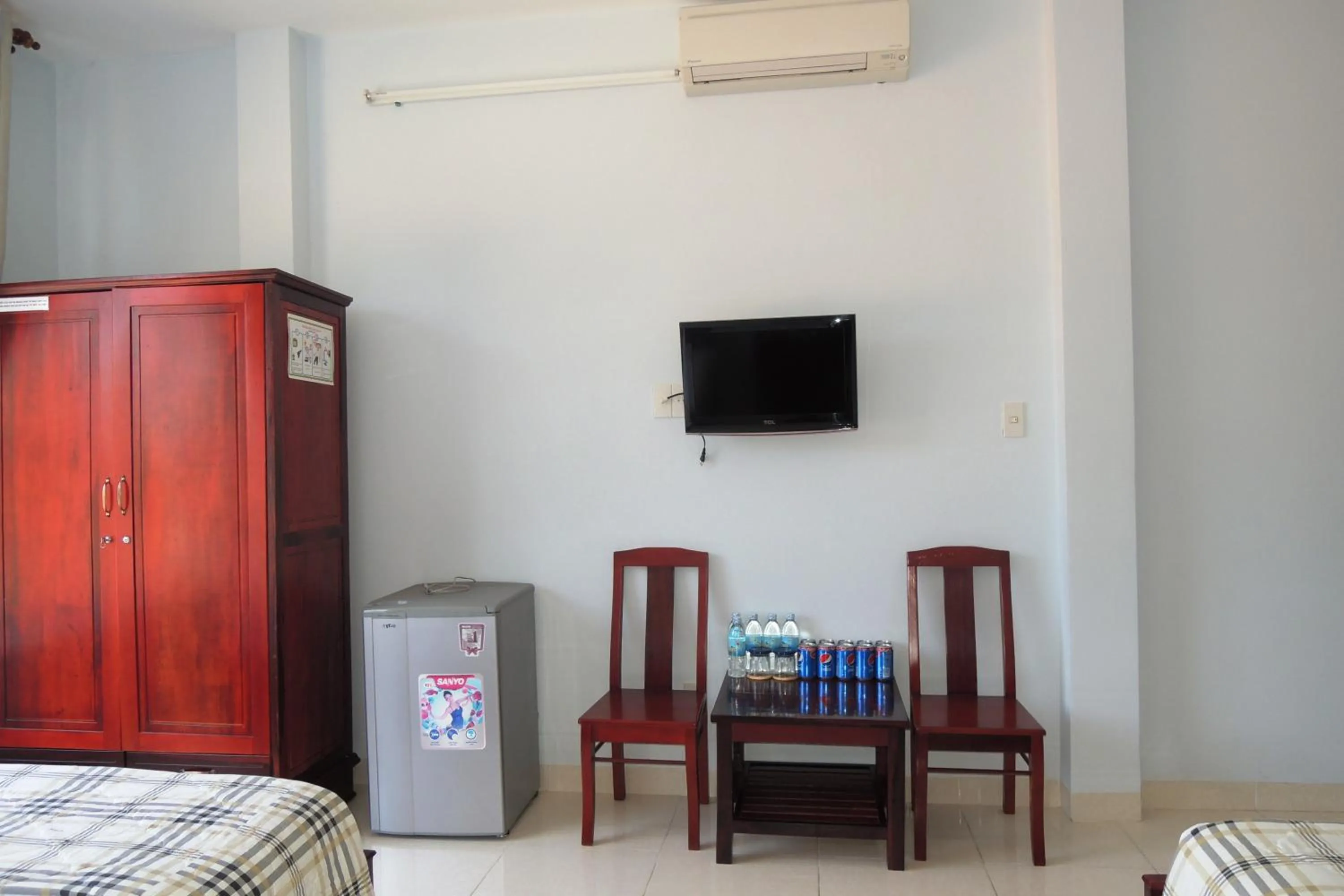 Decorative detail in Quang Nhat Hotel