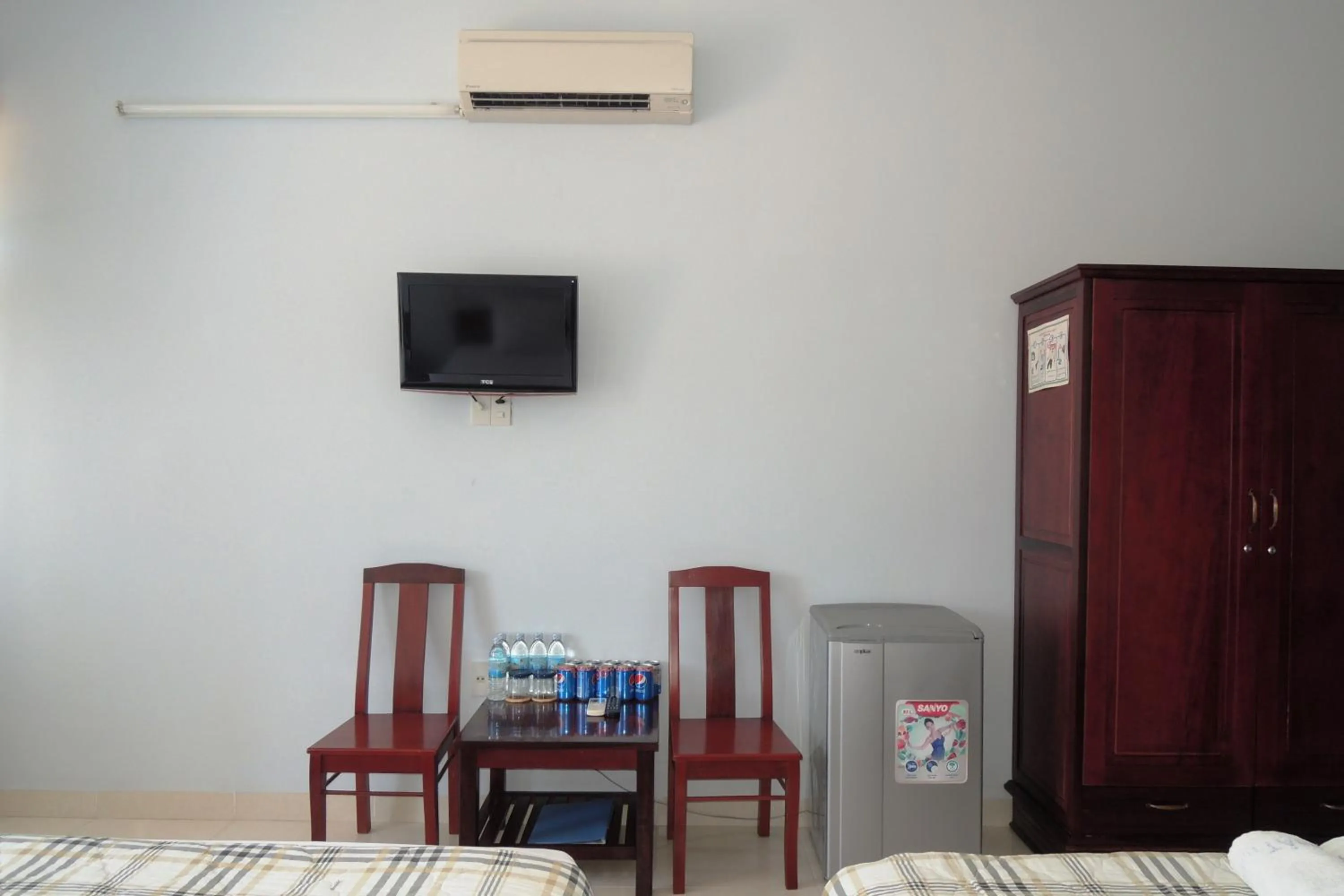 Decorative detail in Quang Nhat Hotel