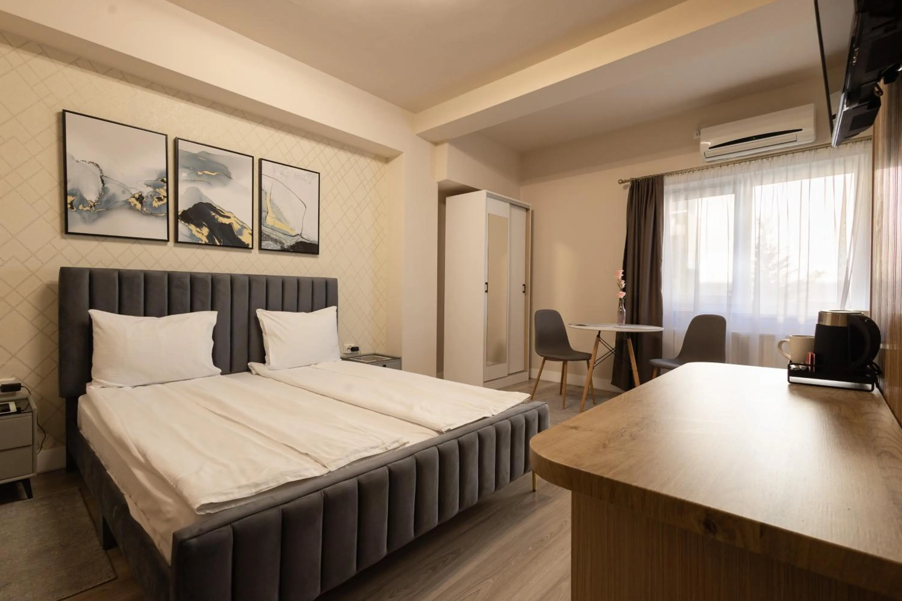 Bed in Apart Hotel Bonjour Cluj