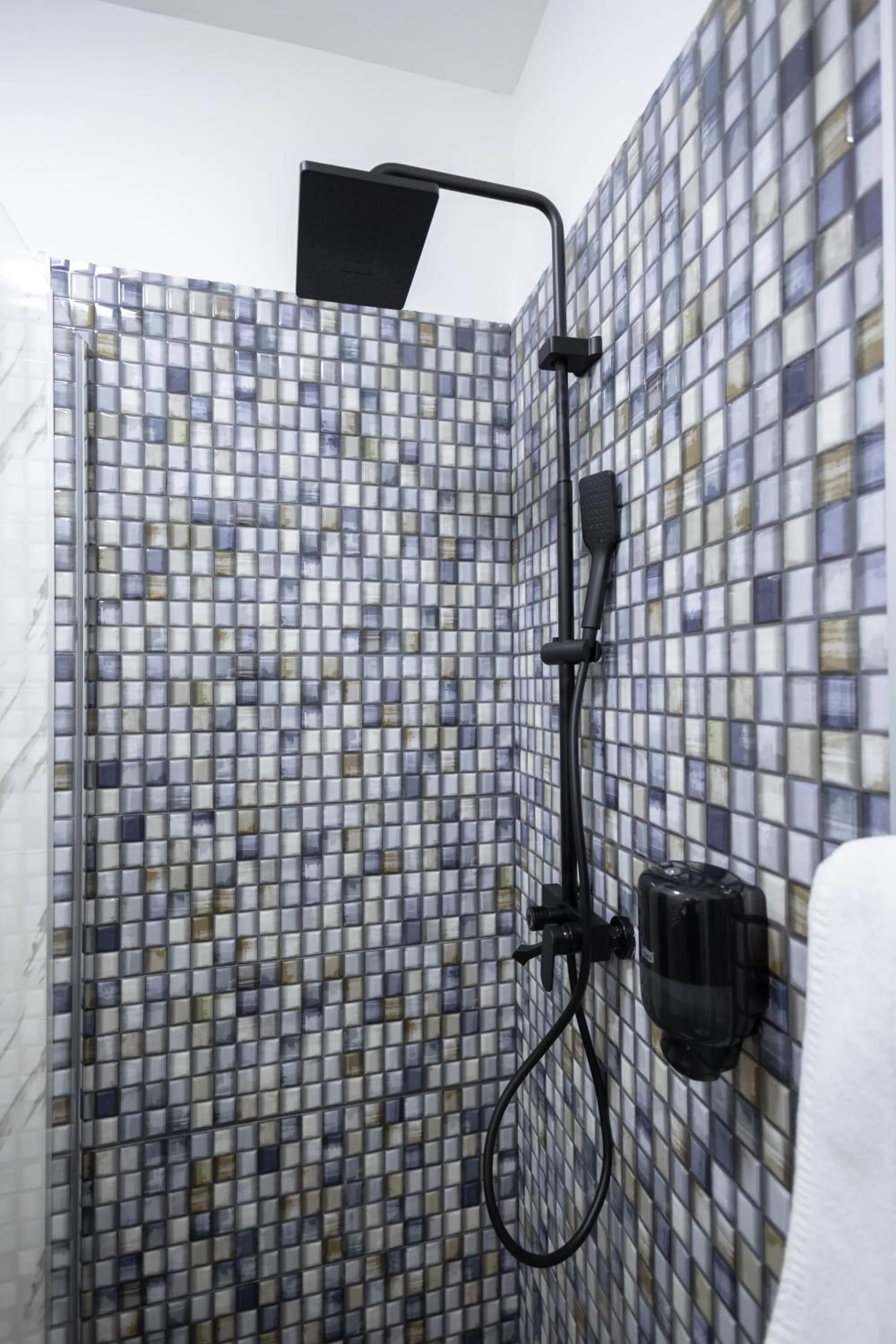 Shower in Apart Hotel Bonjour Cluj