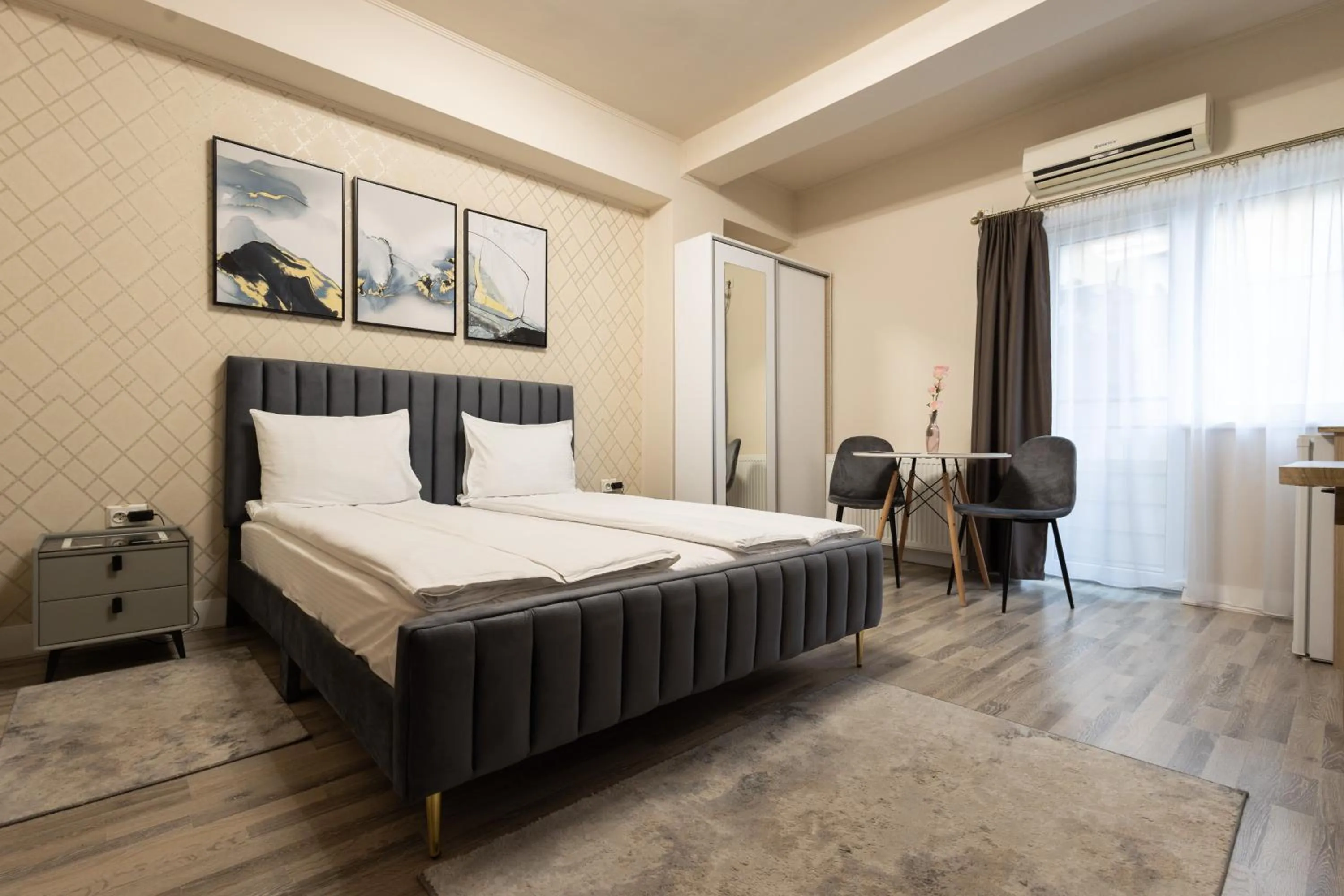 Bed in Apart Hotel Bonjour Cluj