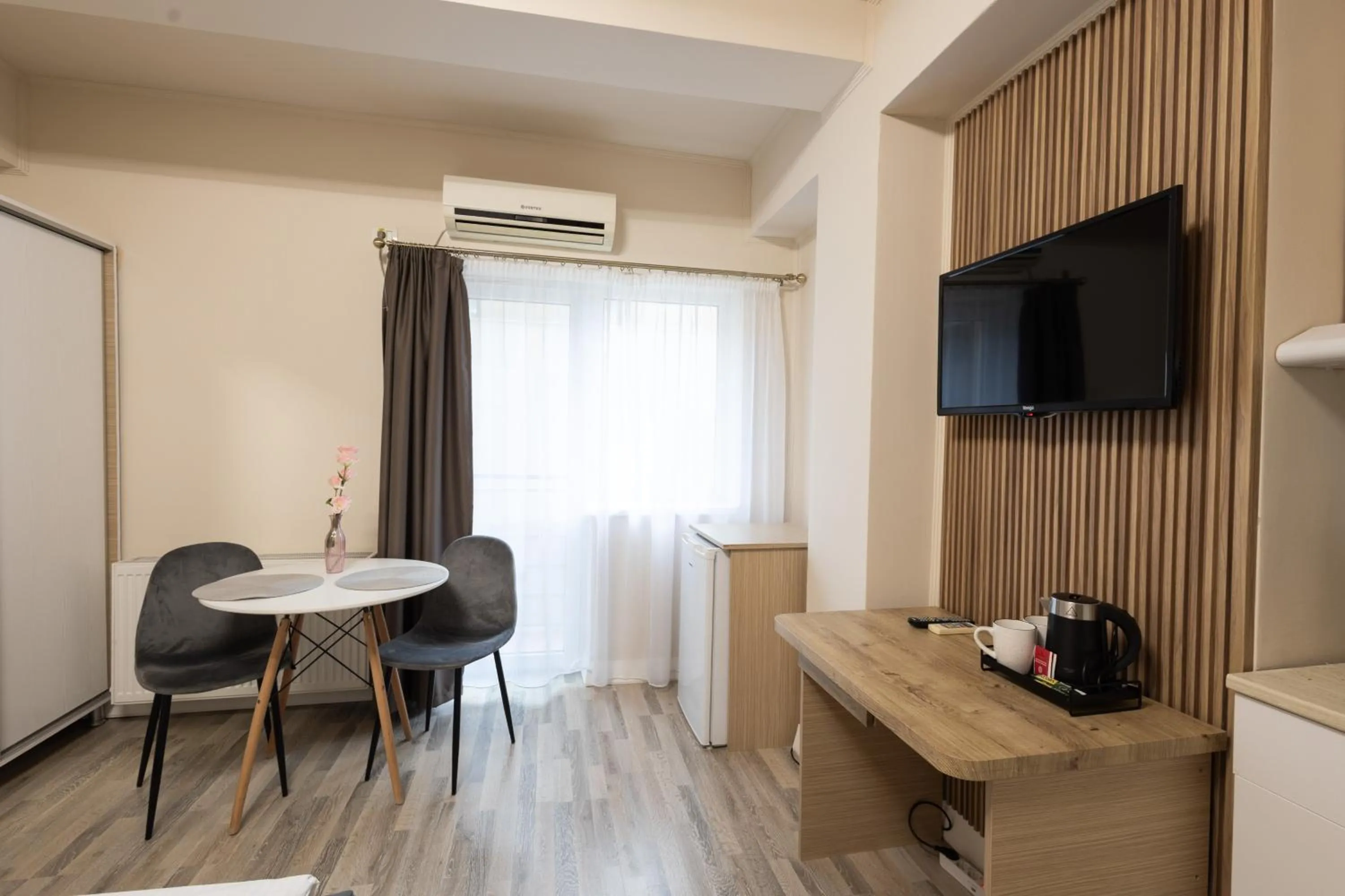 TV and multimedia in Apart Hotel Bonjour Cluj