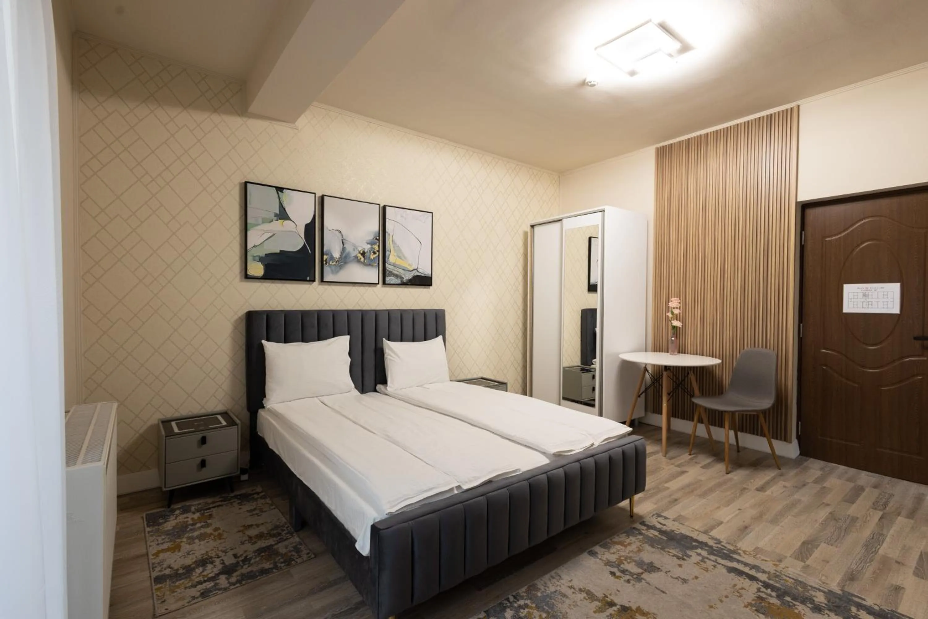 Bed in Apart Hotel Bonjour Cluj