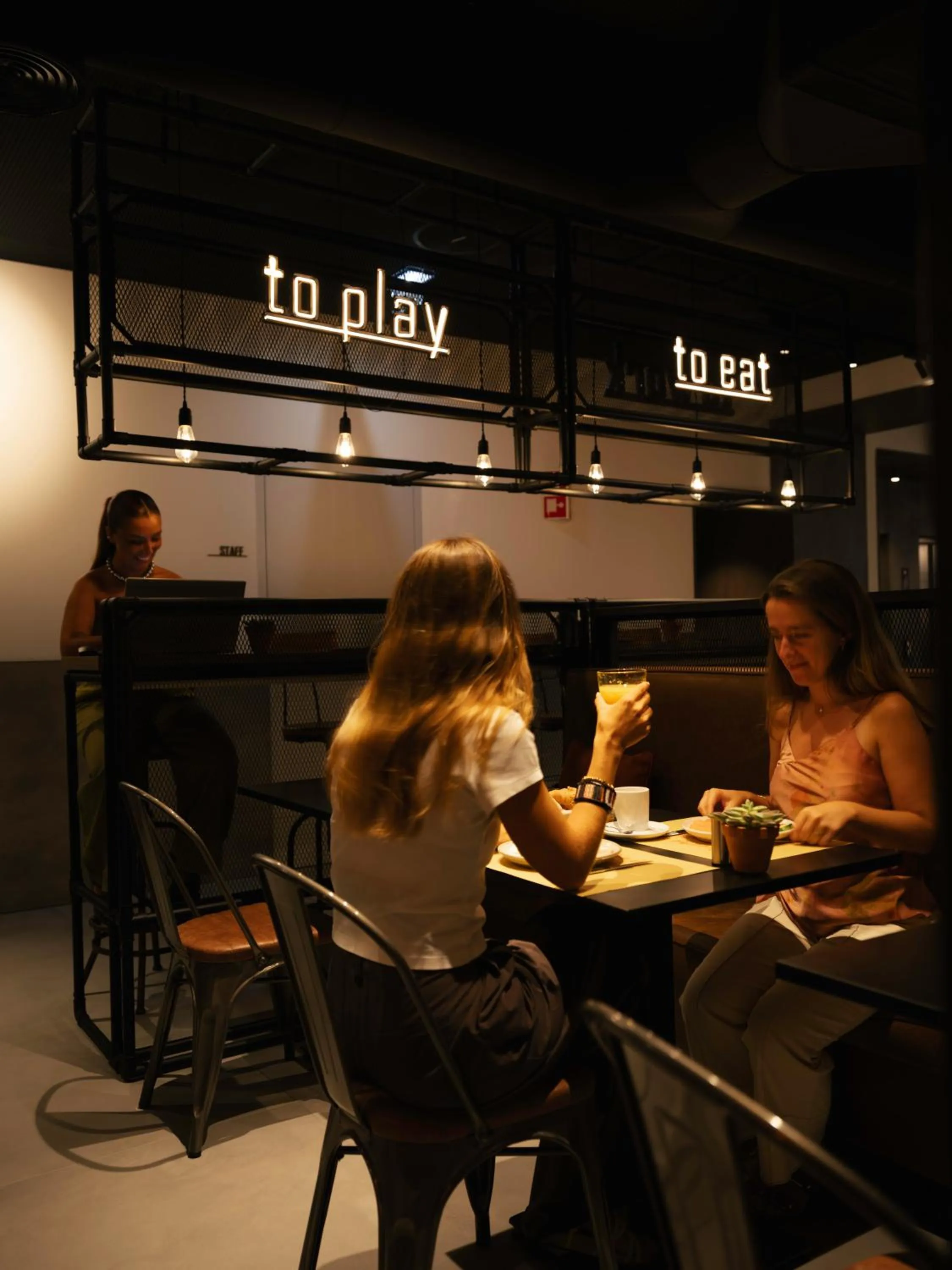 Lounge or bar in Inspira Santos Boutique Hotel