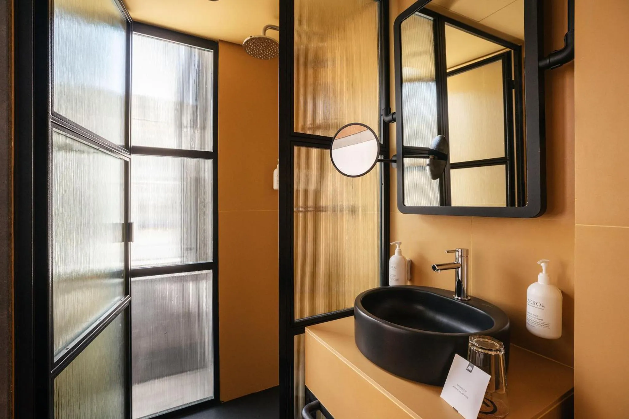 Toilet in Inspira Santos Boutique Hotel