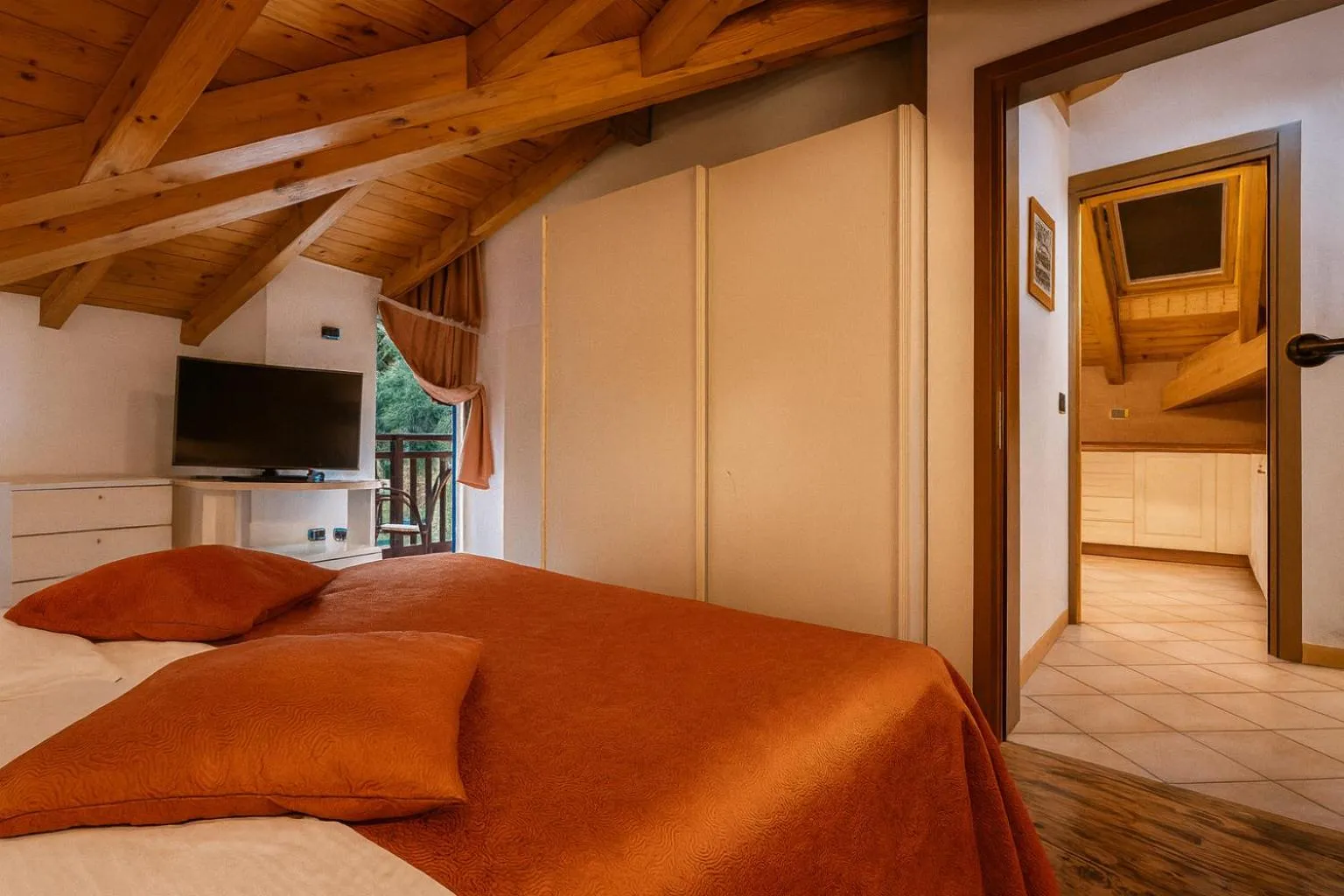 Bedroom, Bed in Hotel Benacus Panoramic