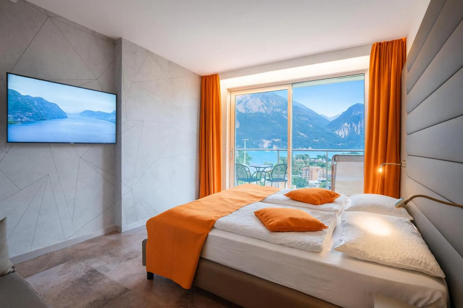 Bedroom, Bed in Hotel Benacus Panoramic