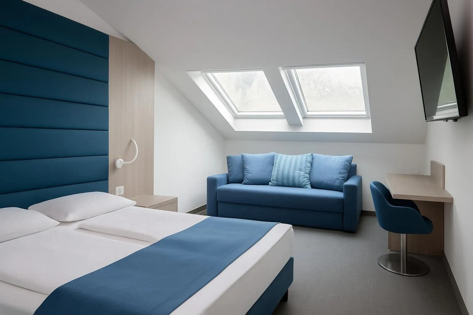 Bedroom, Bed in Hotel Benacus Panoramic