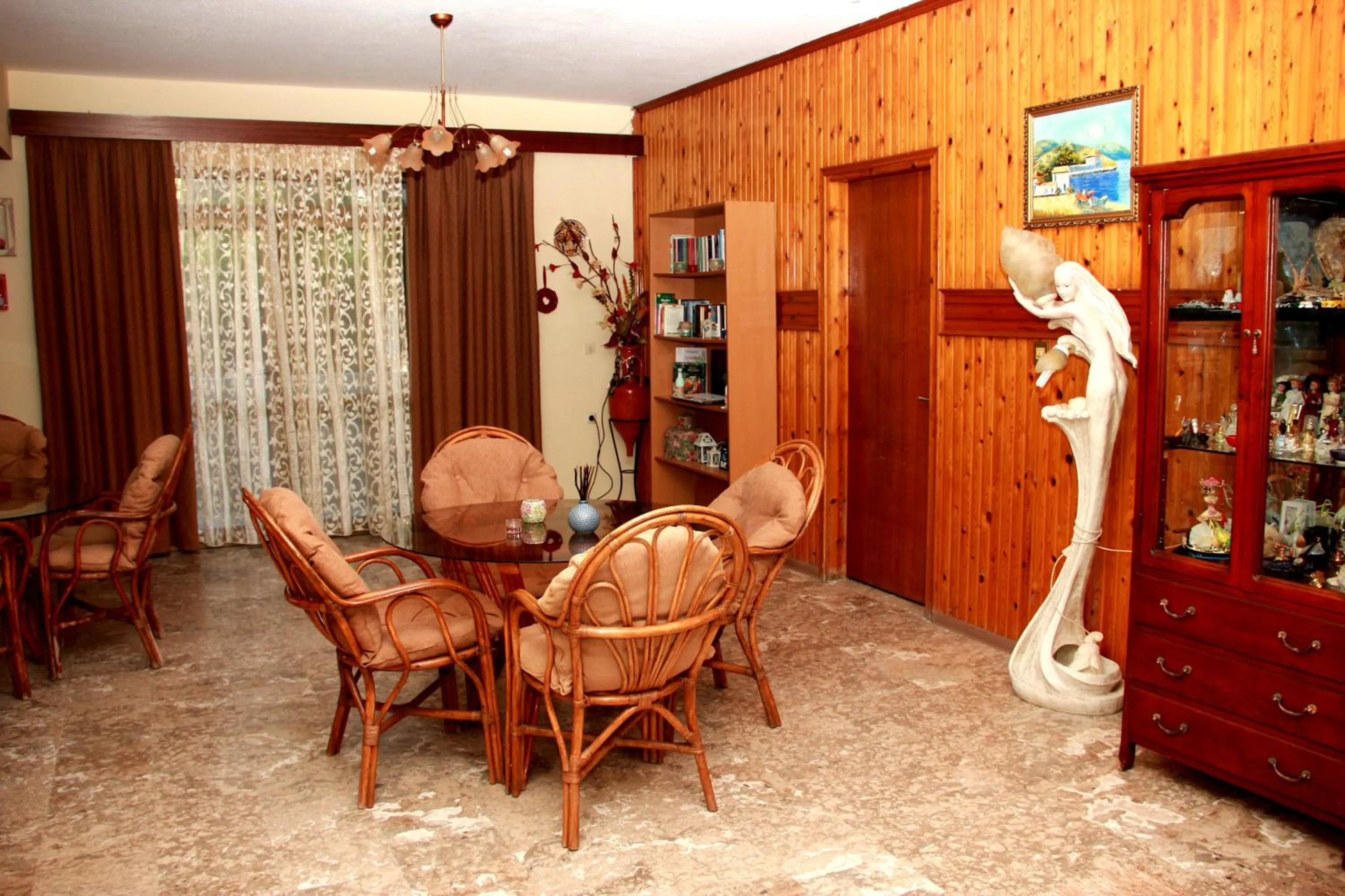 Communal lounge/ TV room in Hotel Dimitra Sun