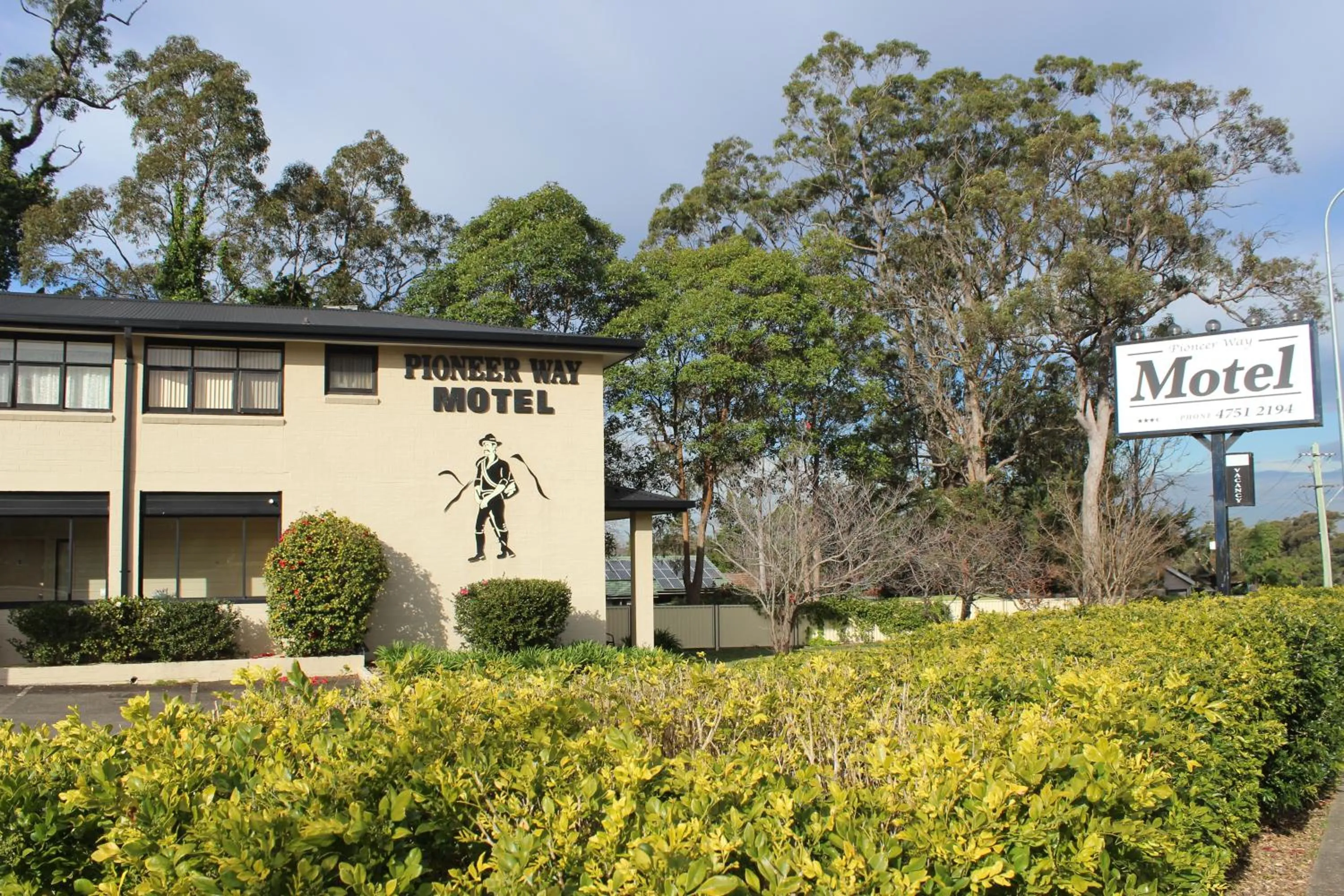 Property building in The Pioneer Way Motel
